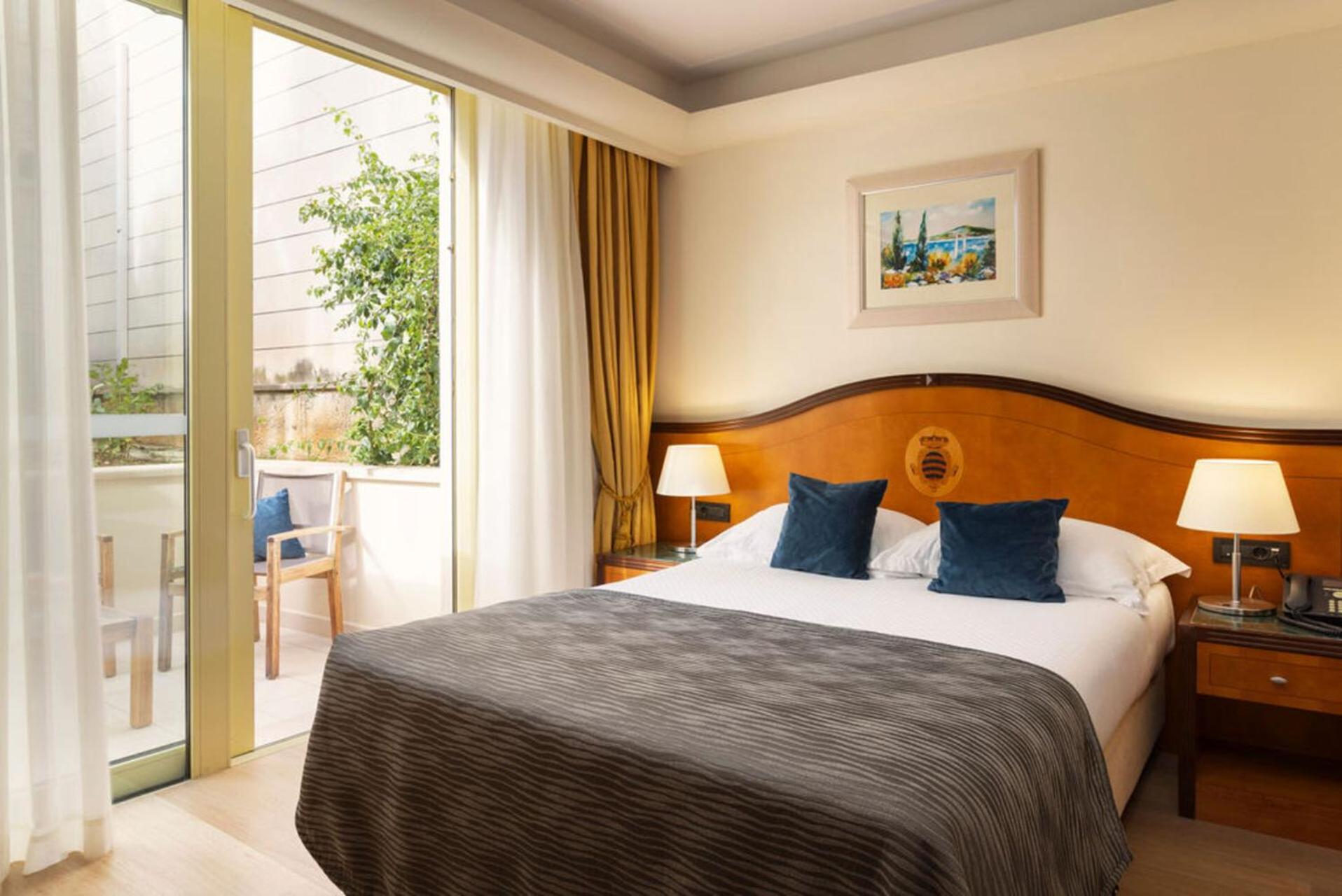 Classic Interconnecting Rooms with Balcony