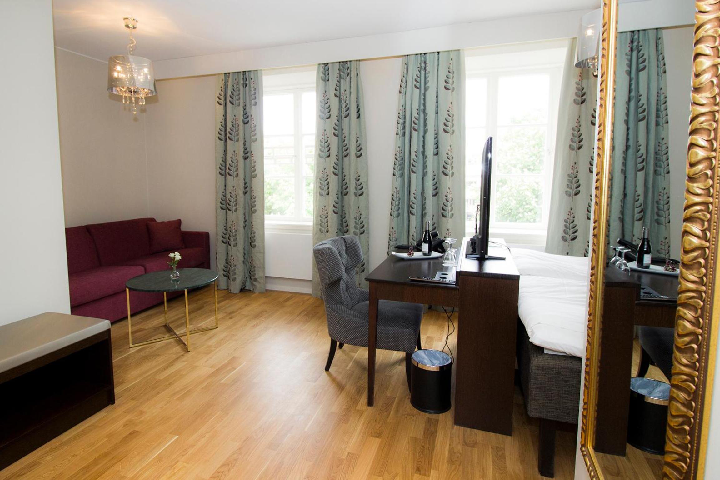 Comfort Family Room - Separate Building