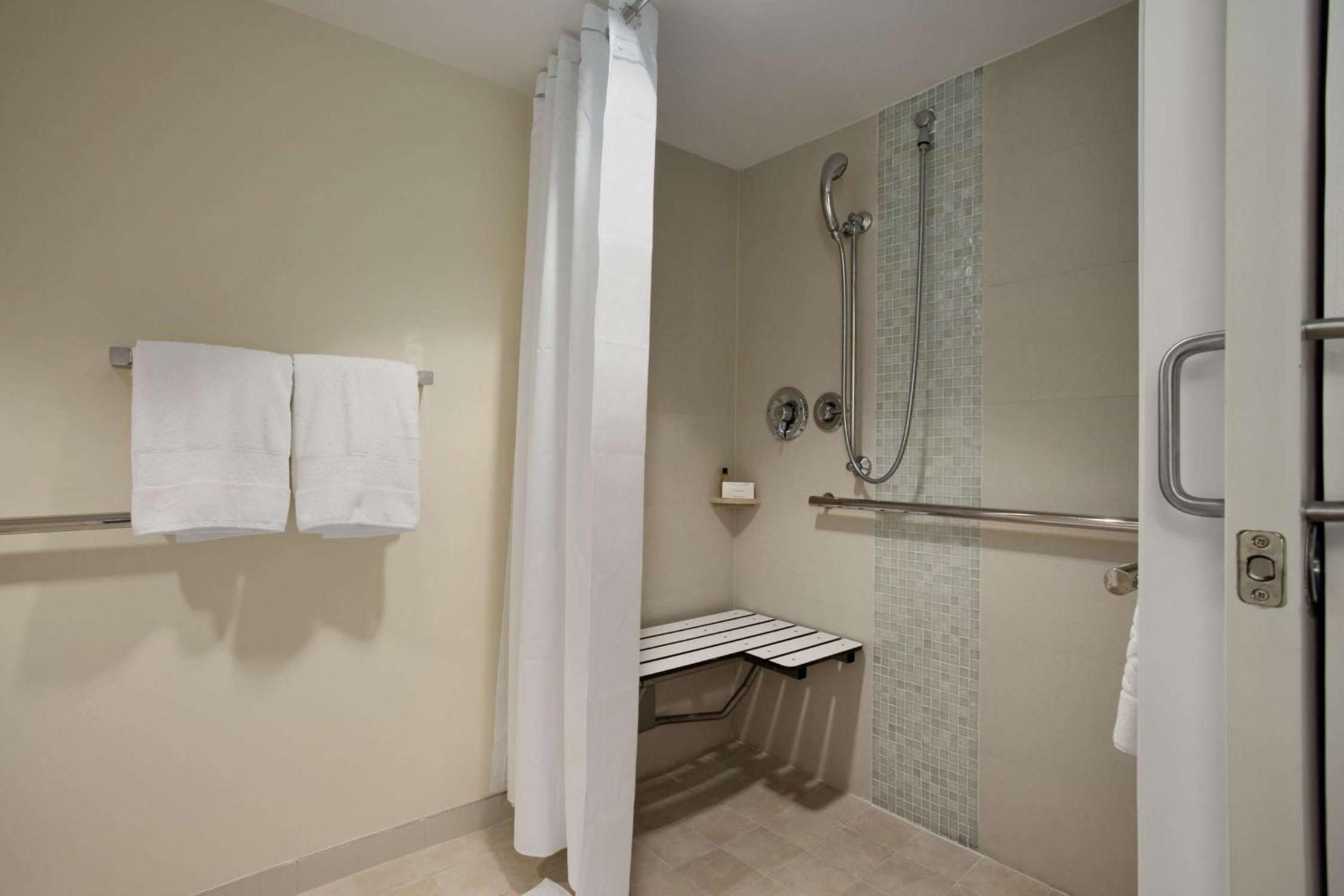 King Room with Roll-In Shower - Disability Access