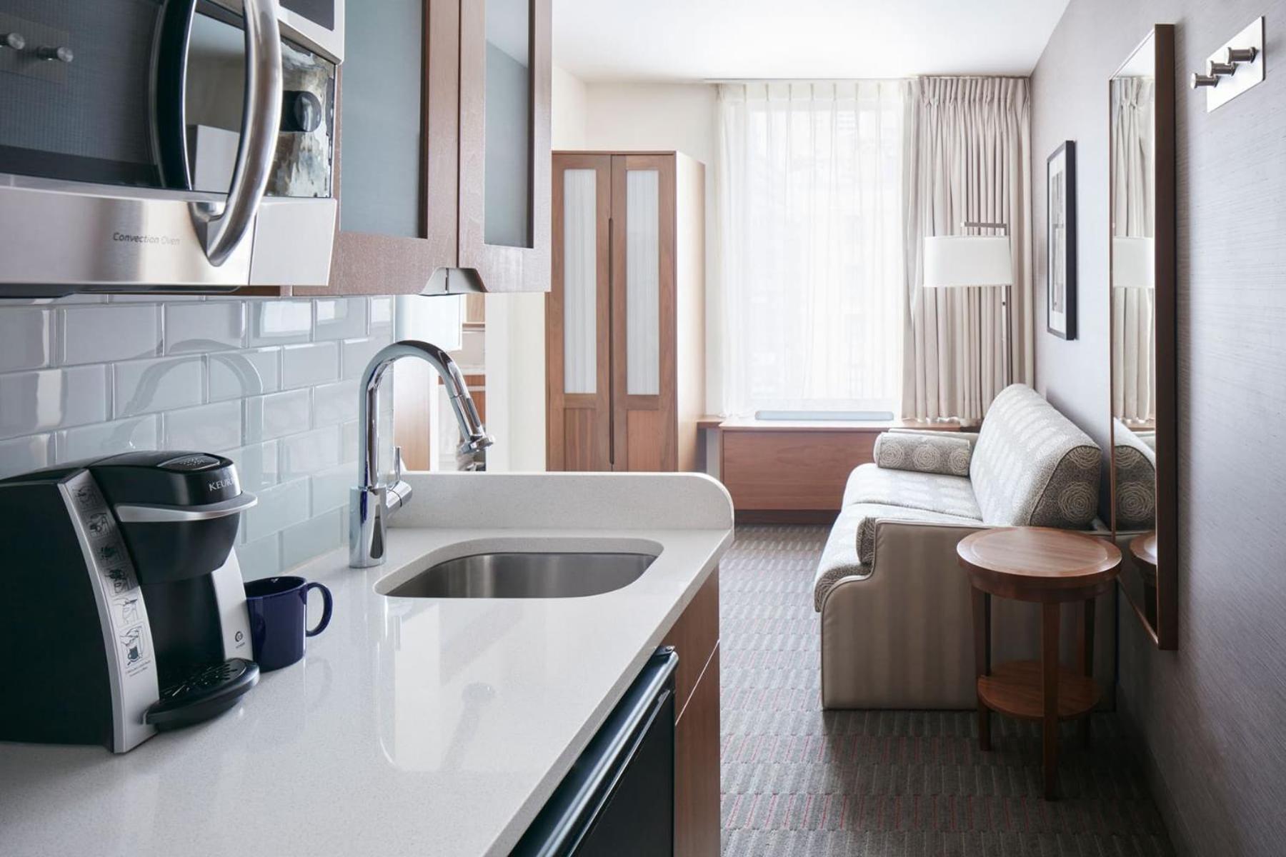 One-Bedroom Suite With Kitchenette 