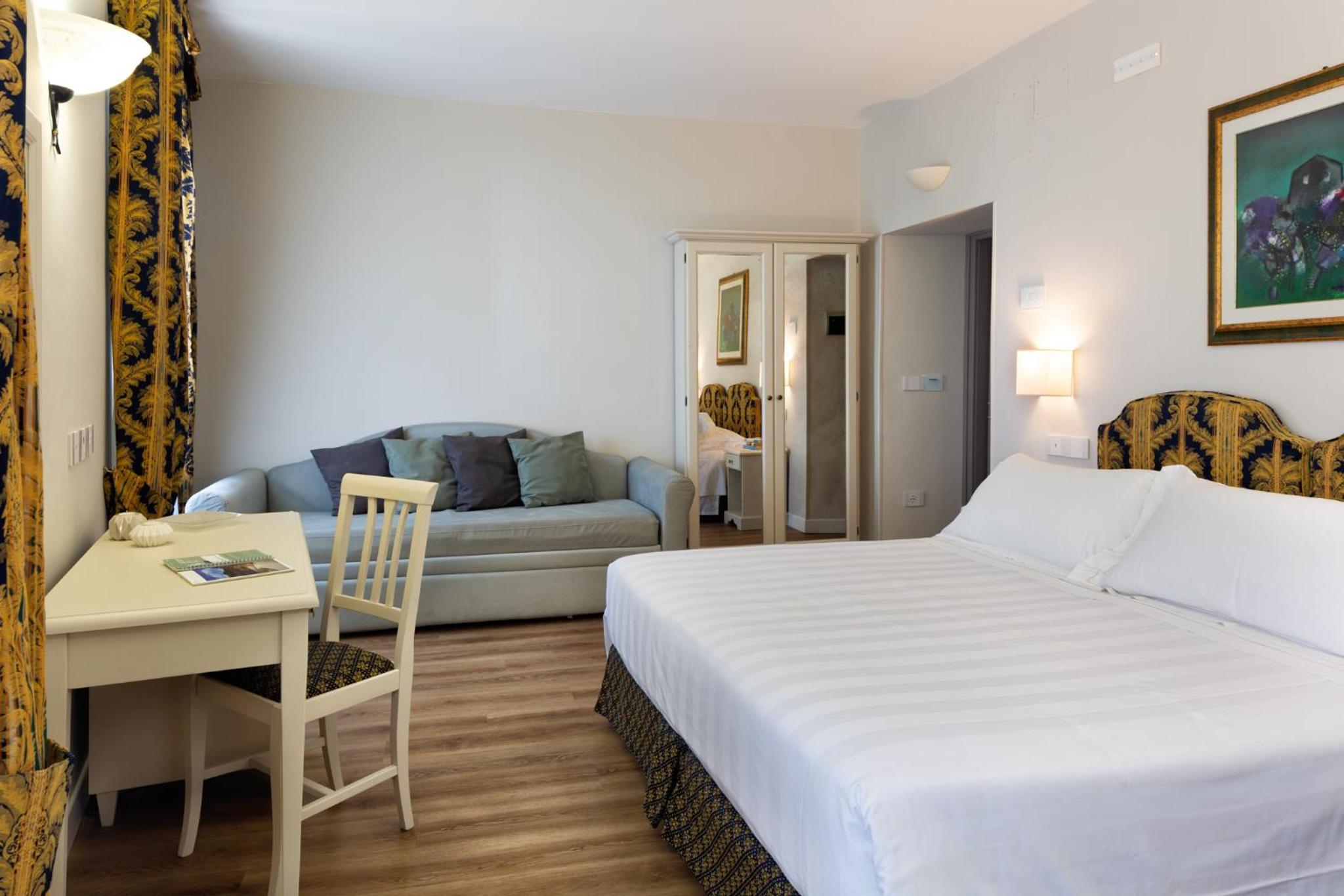 Superior Triple Room with Valley View