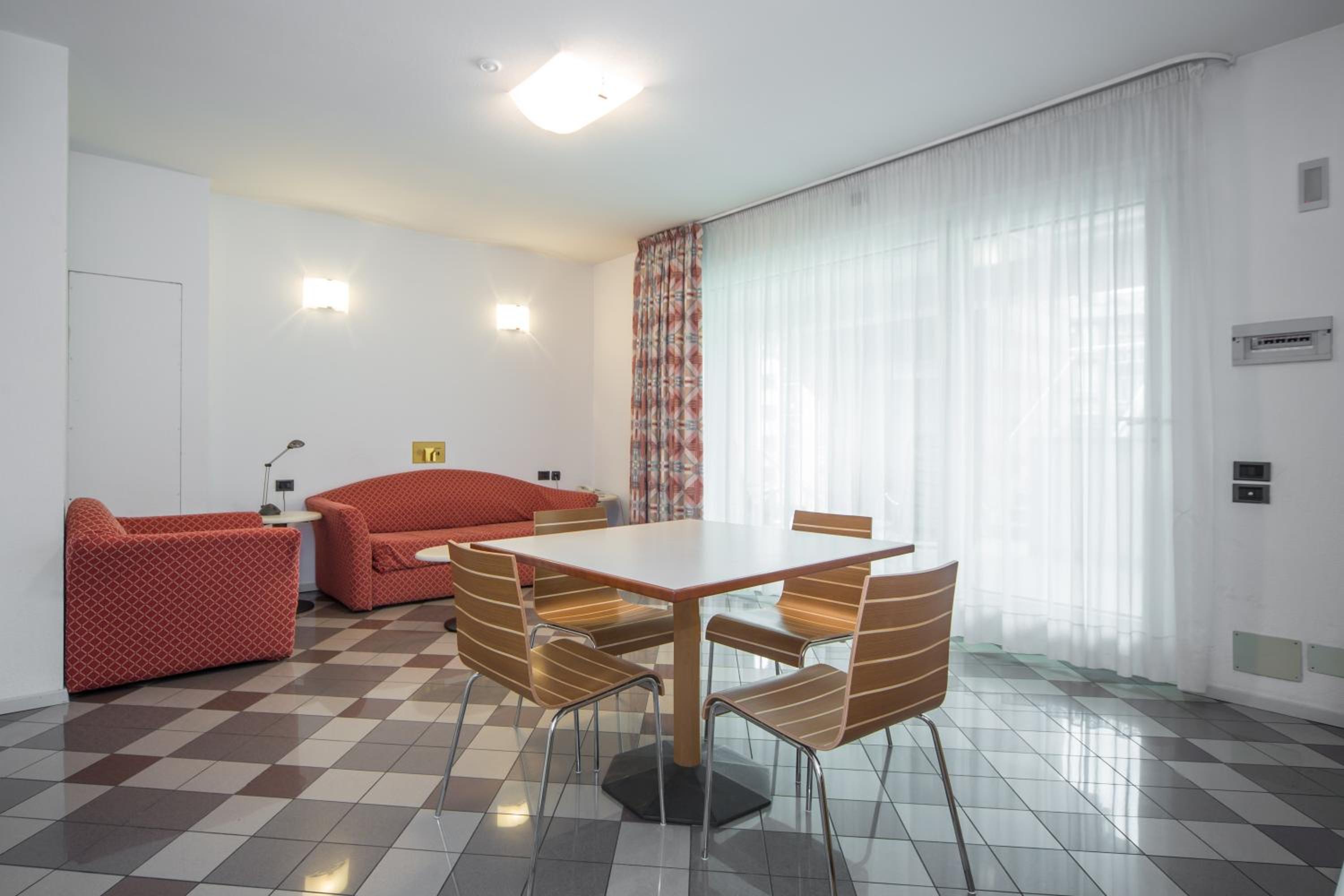 One-Bedroom Apartment (4 Adults)