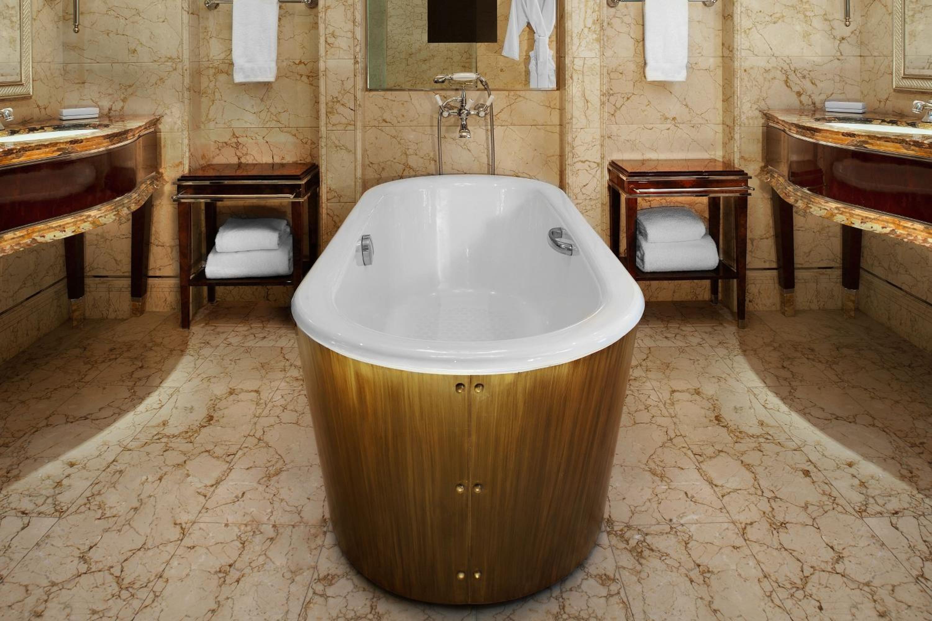 Executive Deluxe King Room