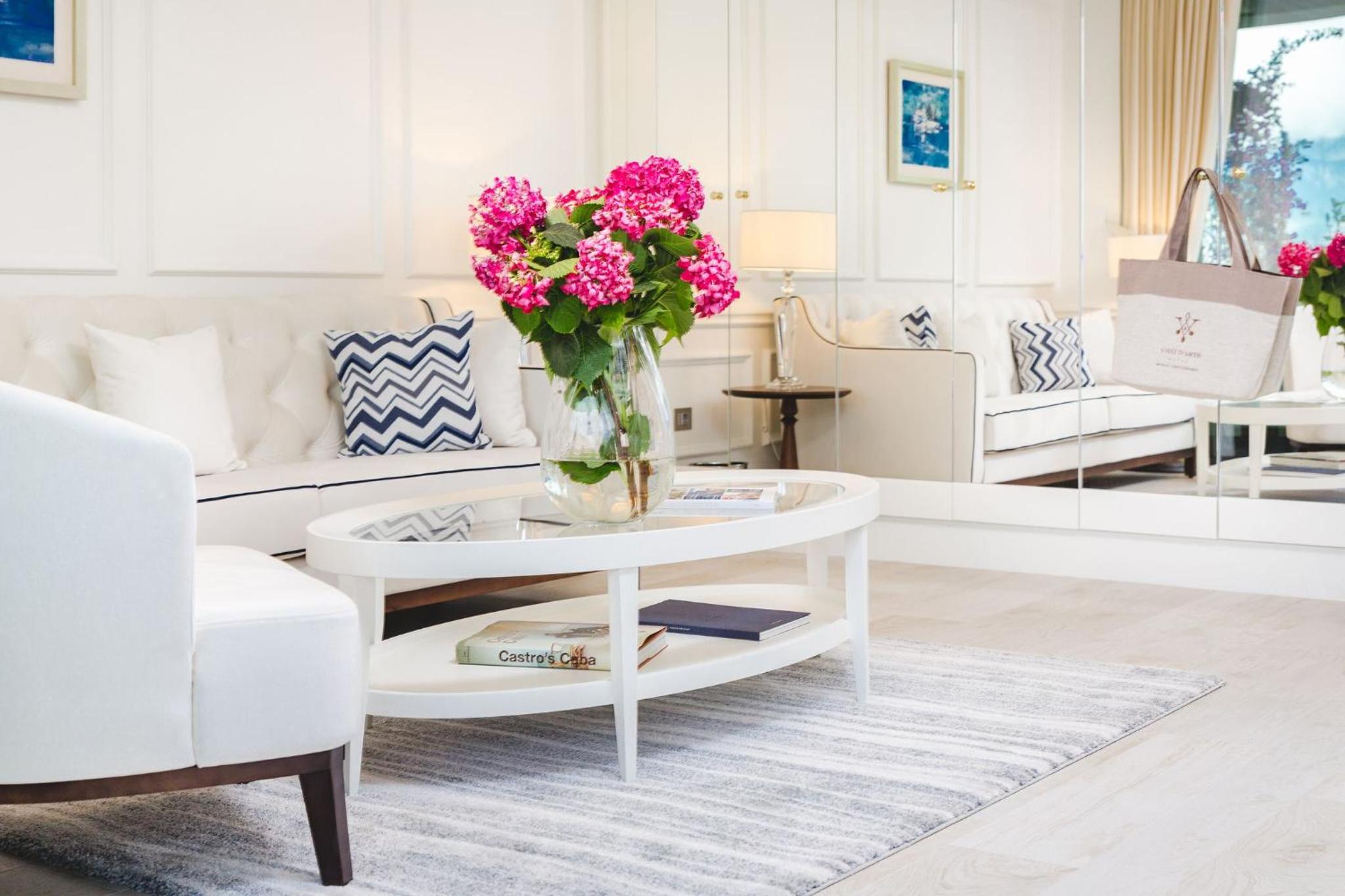 Executive One-Bedroom Suite with Two Terraces and Sea View