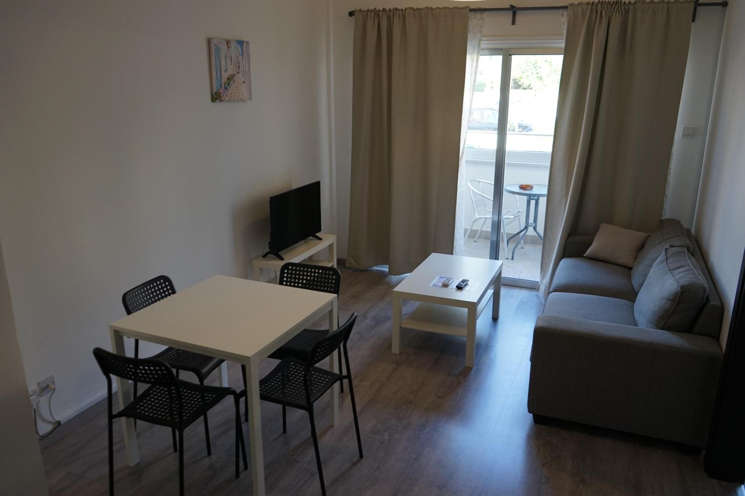 Superior One-Bedroom Apartment