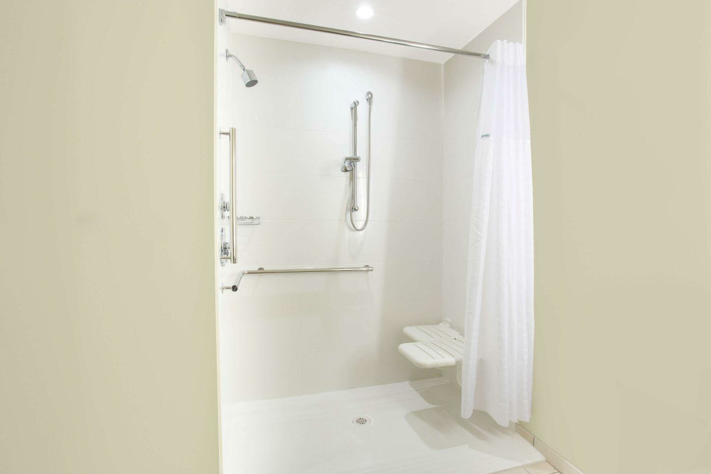 King Room - Mobility Access/Non-Smoking