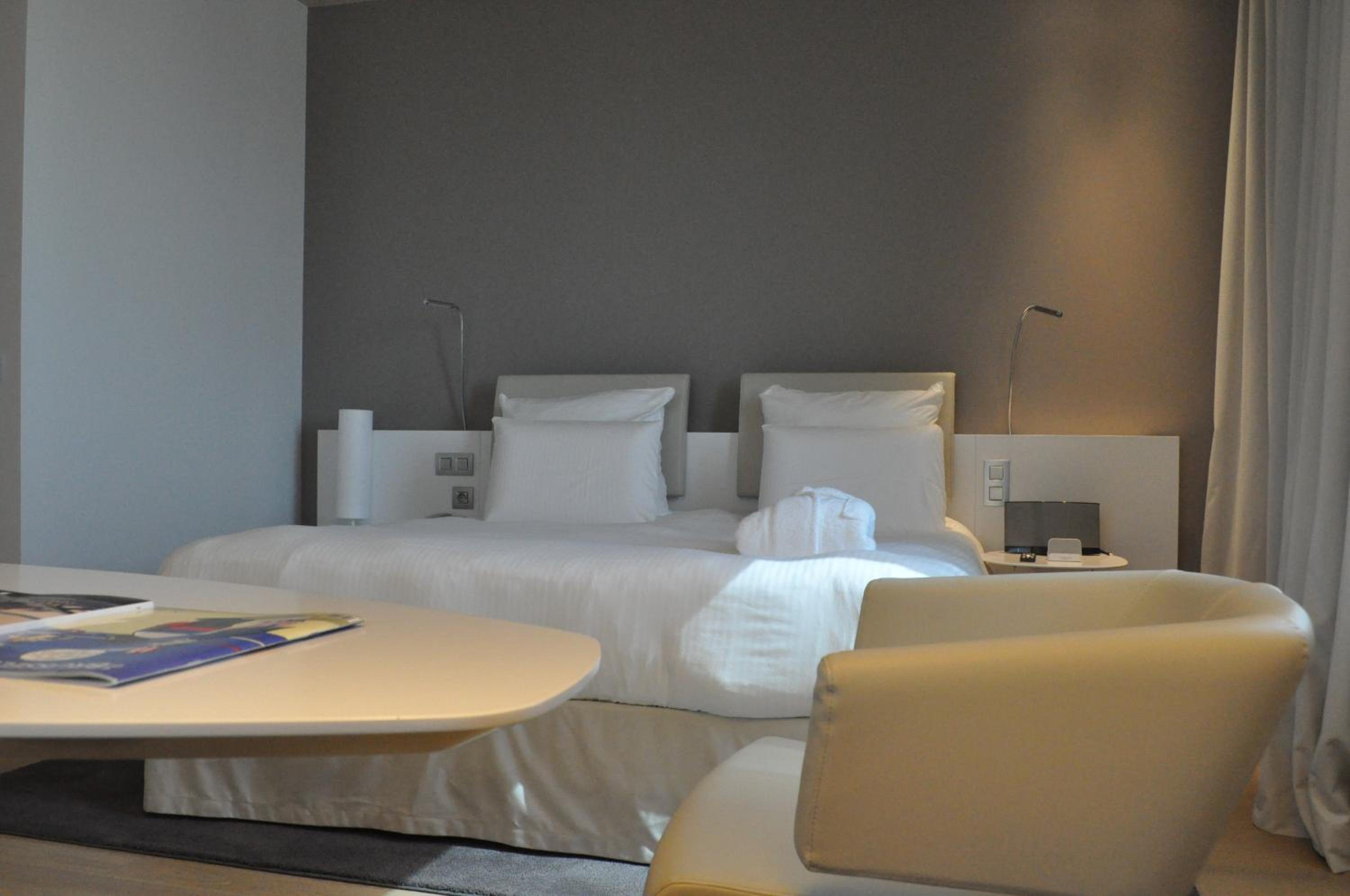 Deluxe King Room with City View