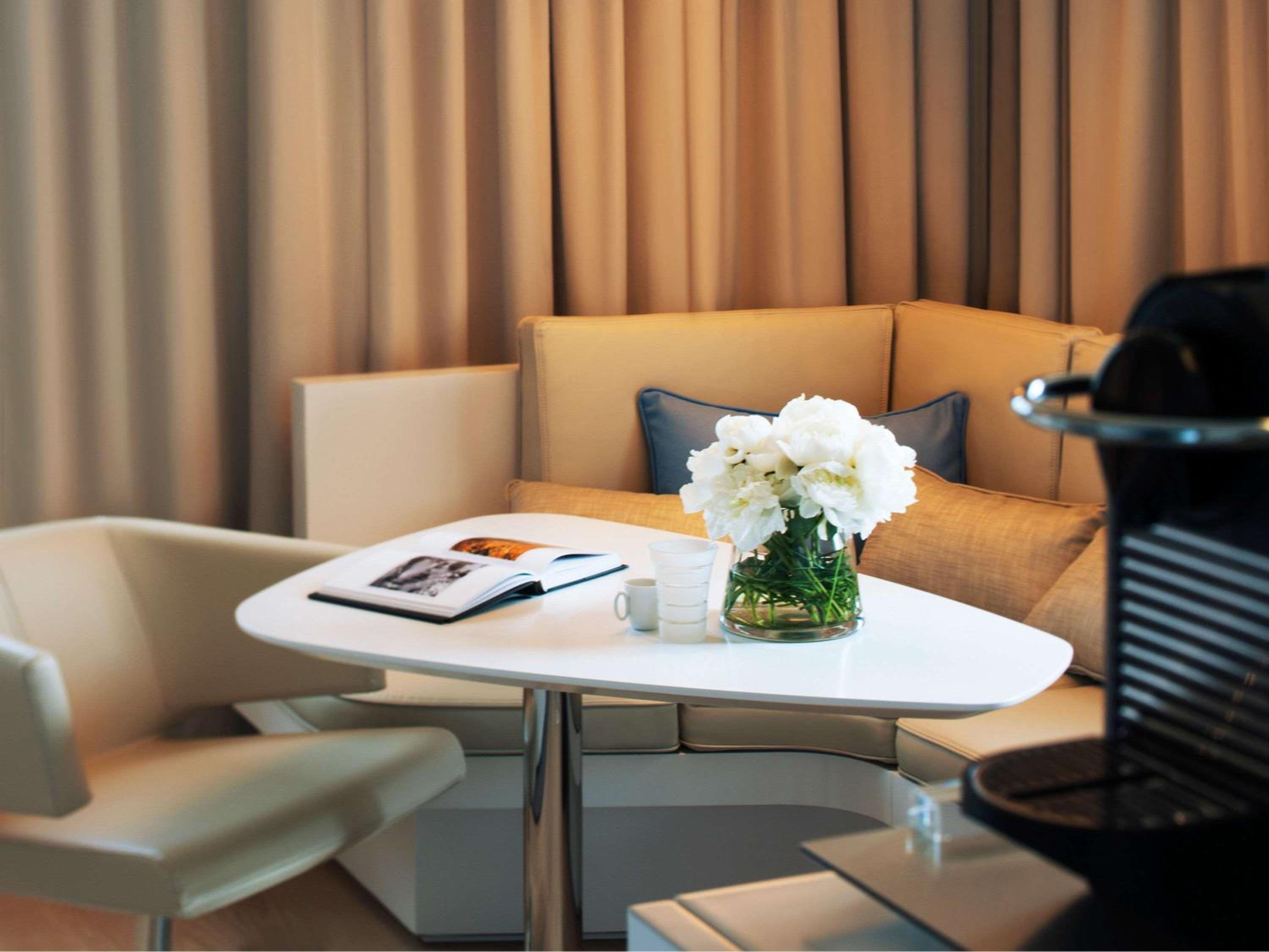 Deluxe King Room with City View