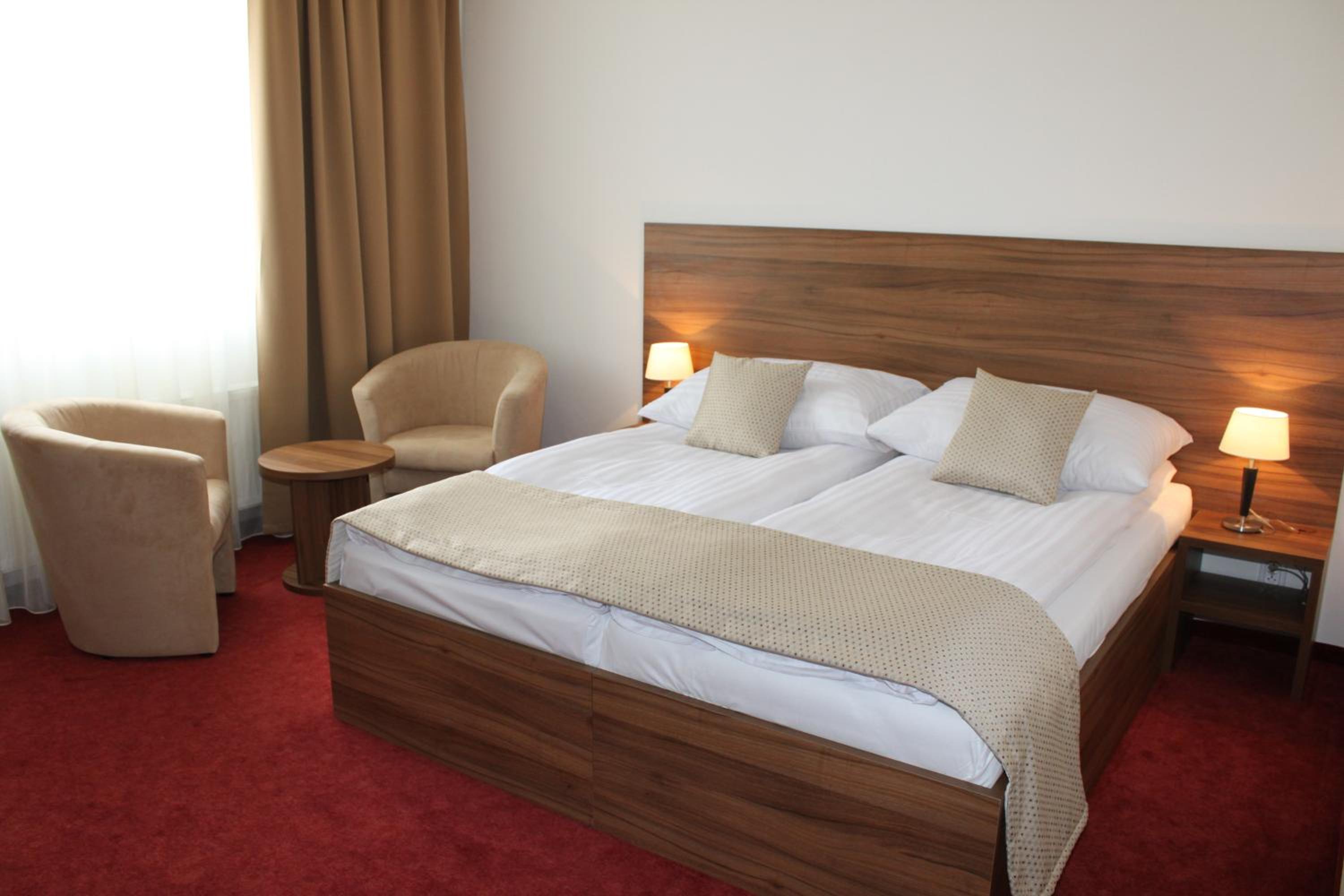 Family Room (4 Adults)