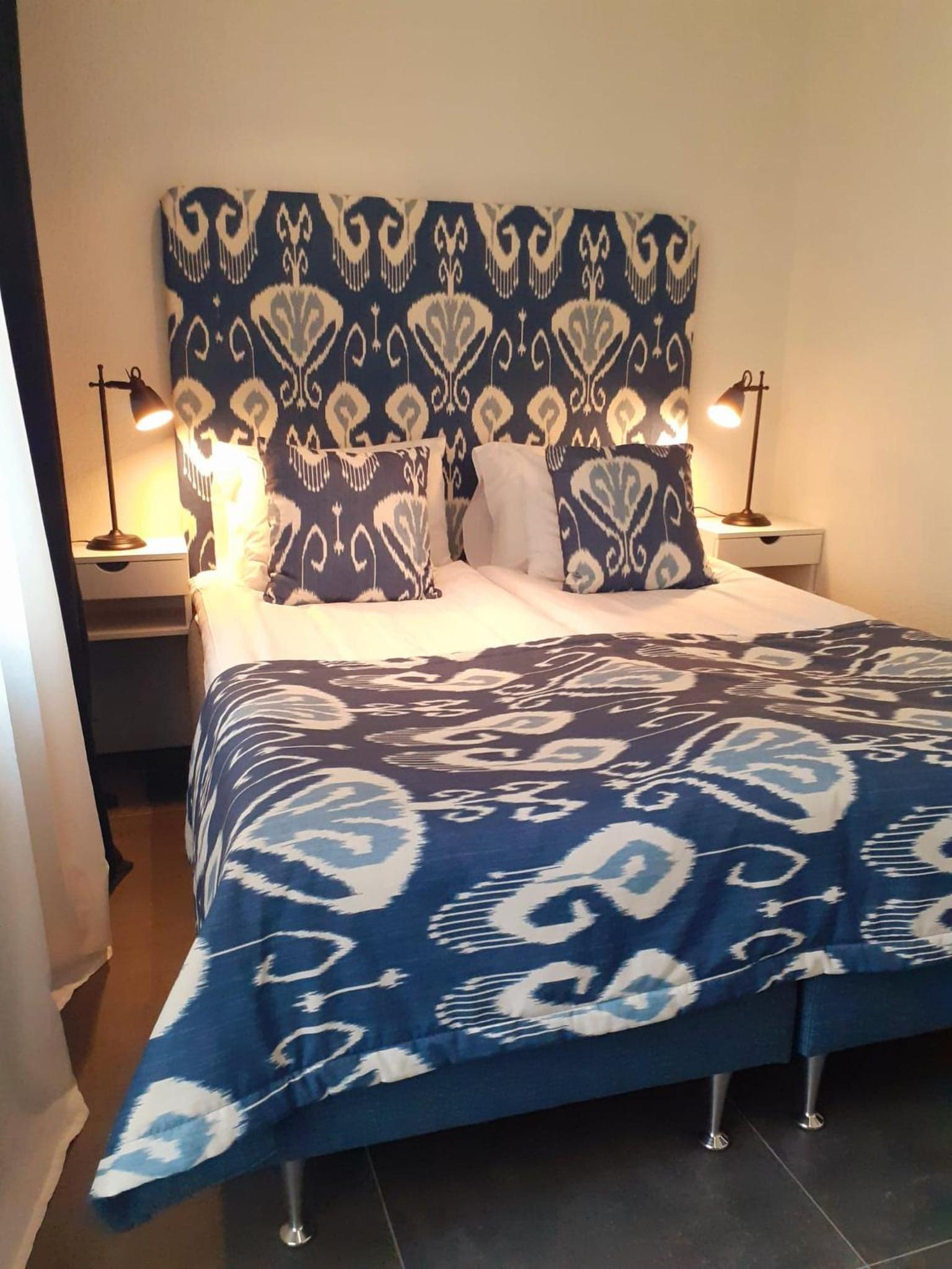 Double Compact Room (55 in bed)