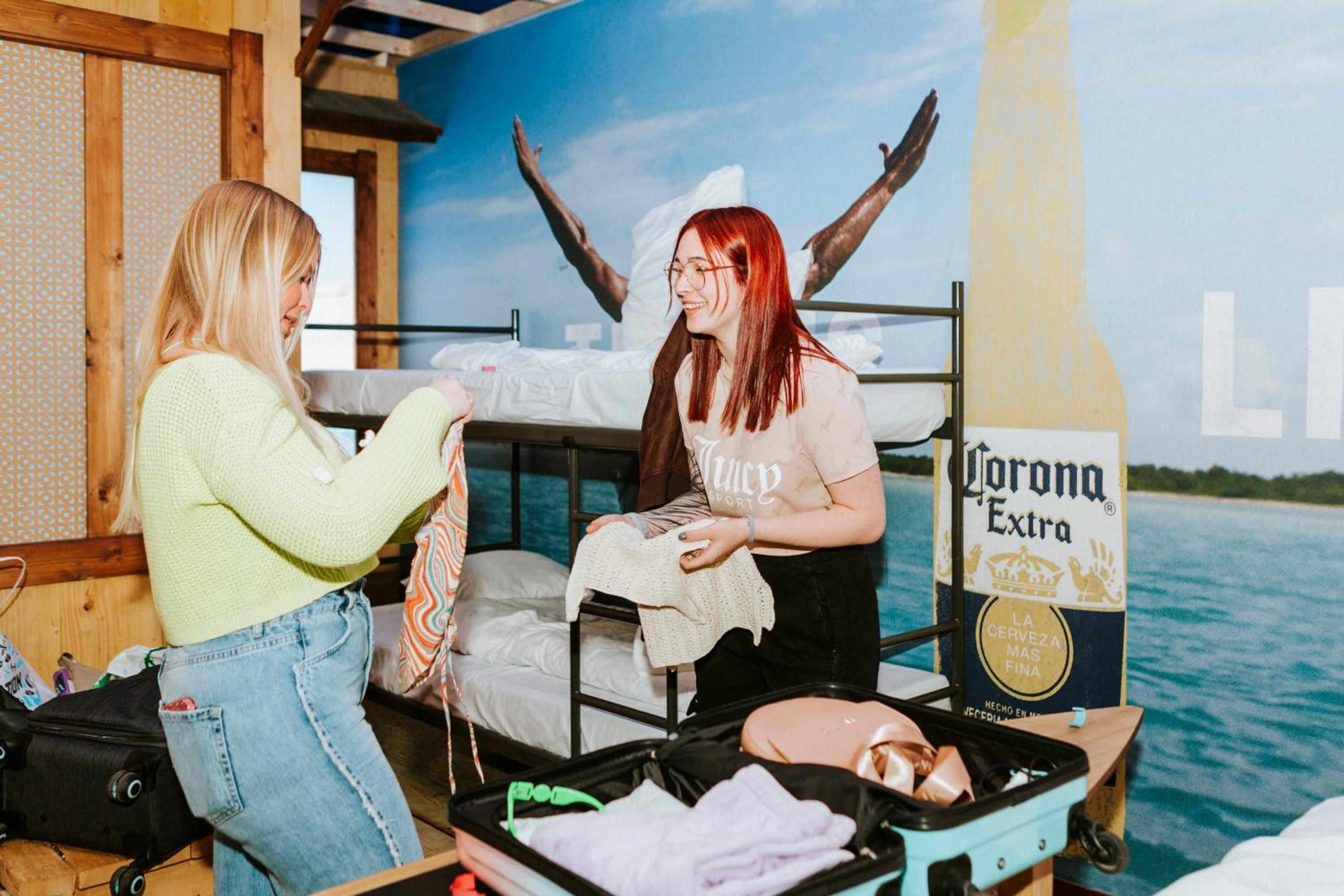 8-Person Studio with Beach Theme