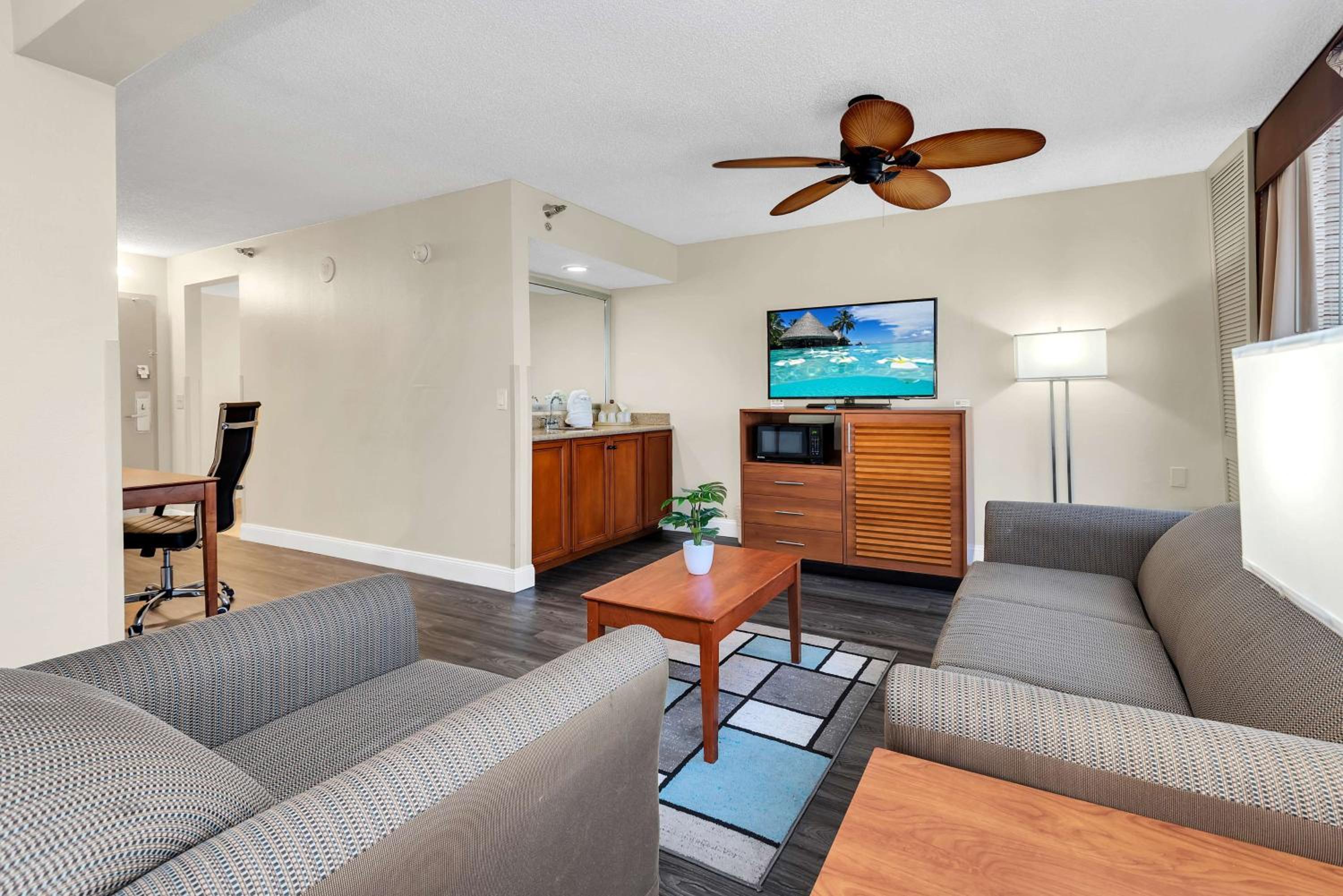 King Suite with Sofa Bed - Non-Smoking