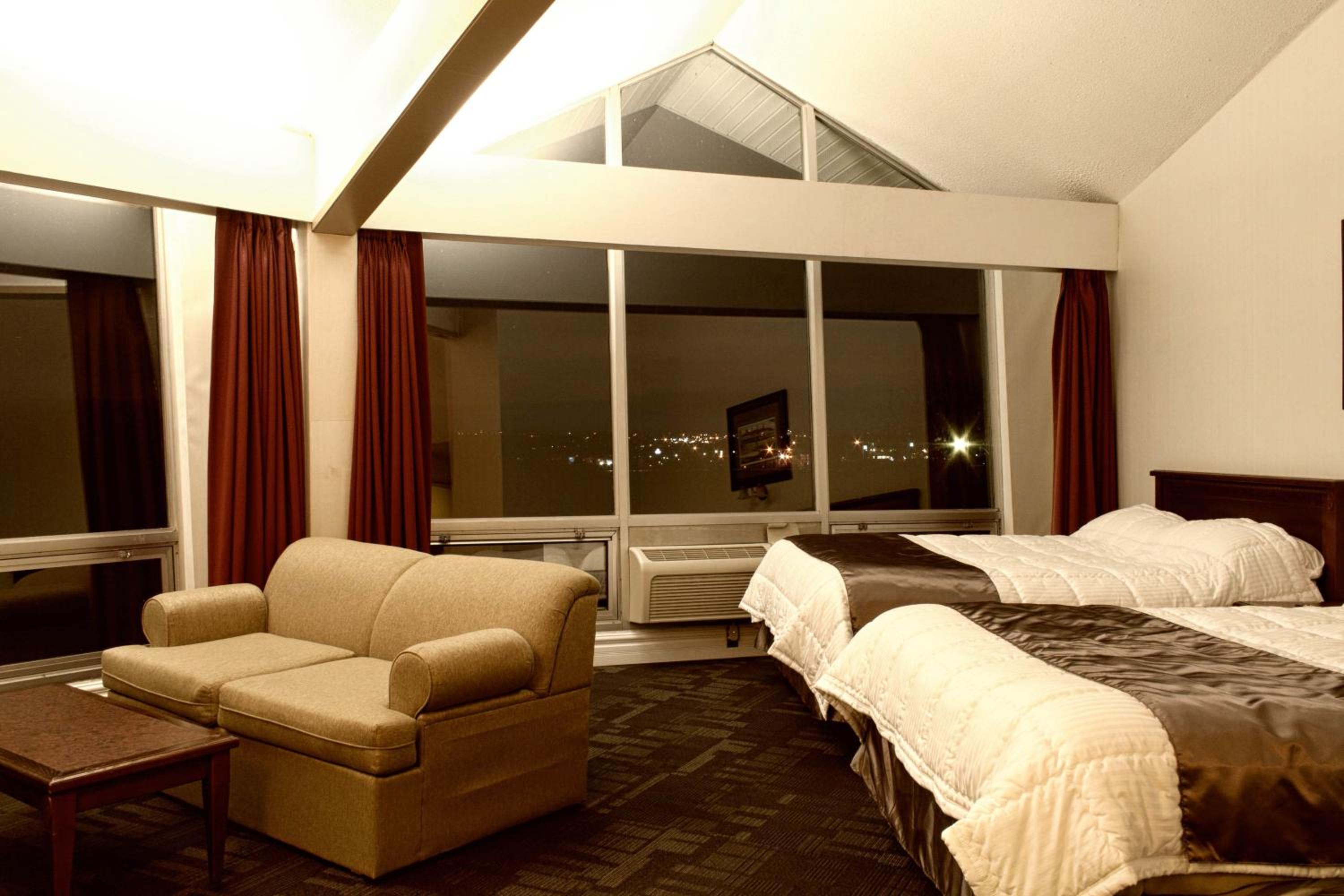 Executive Queen Room with Two Queen Beds - Non-Smoking