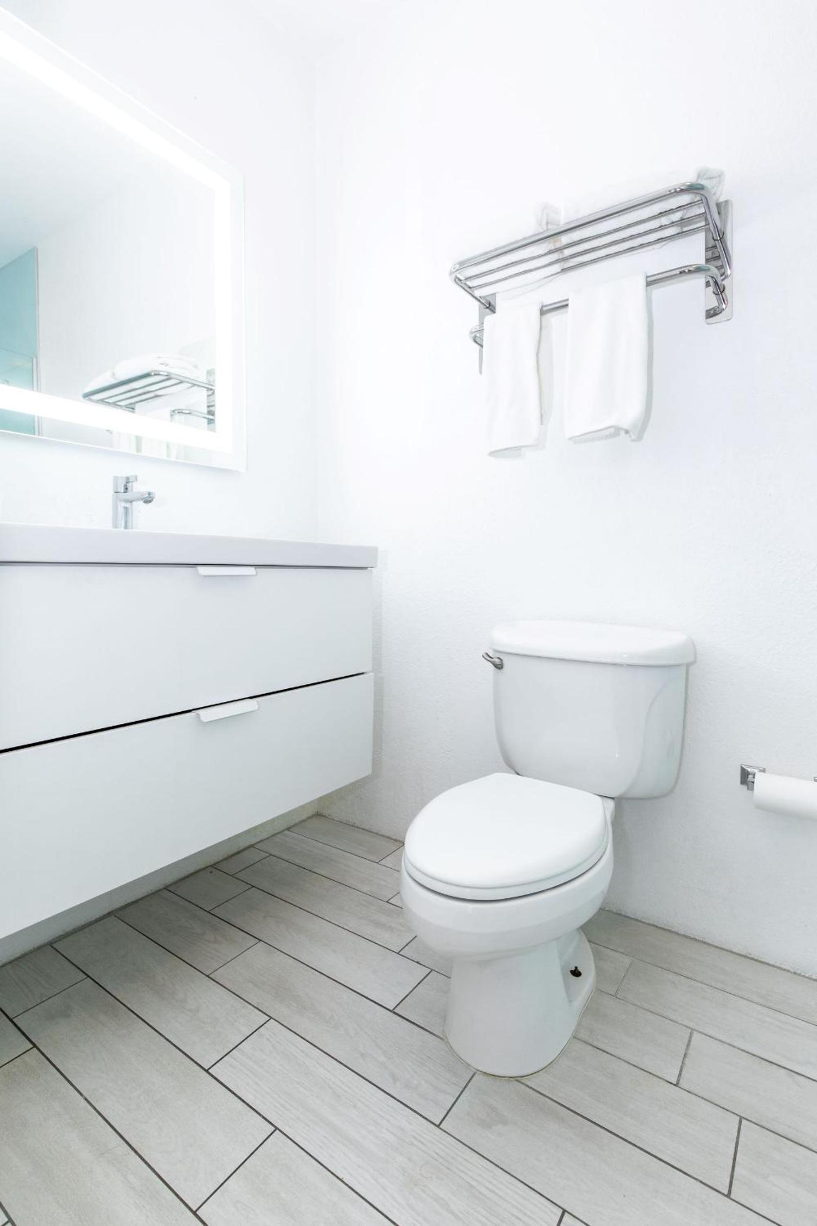 Deluxe King Room with Fireplace