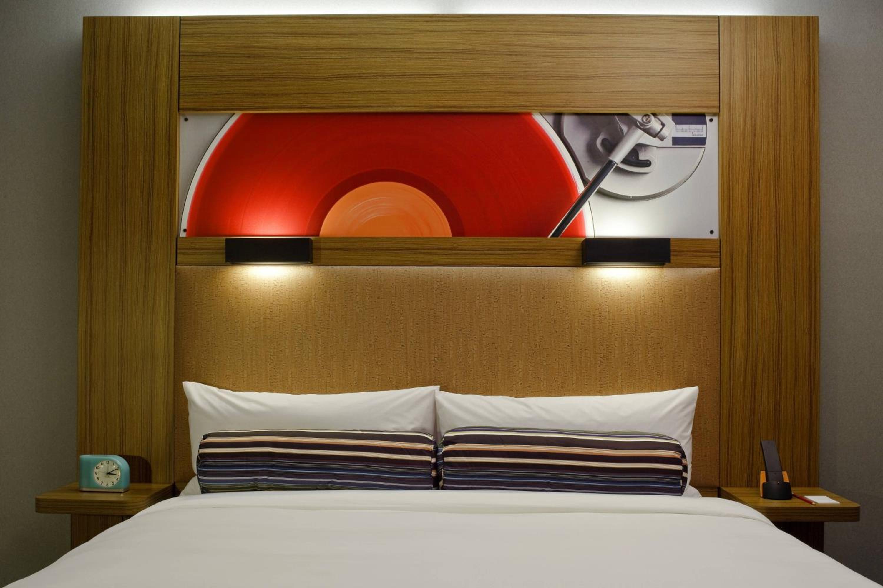 Aloft, Guest room, 1 King