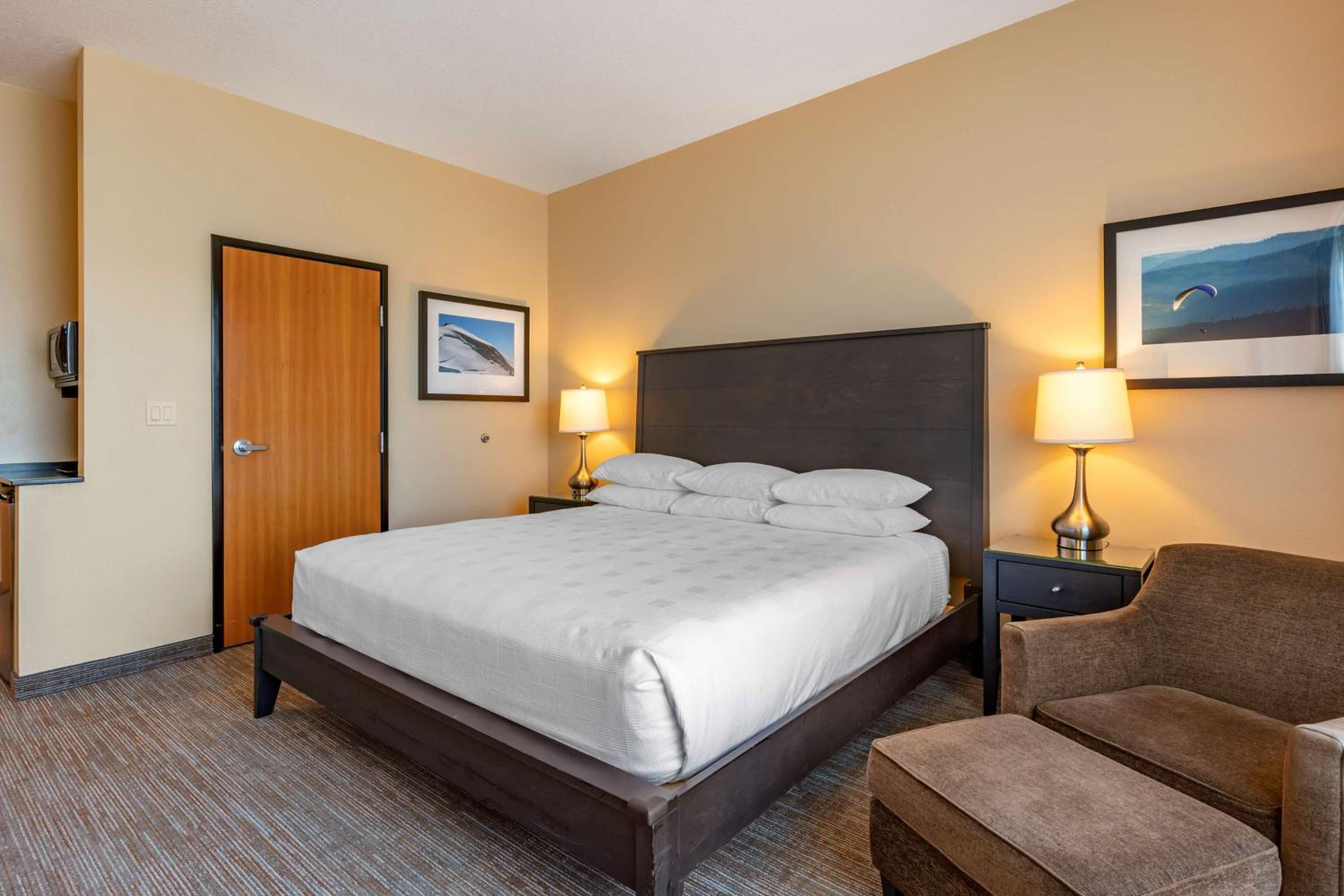 Executive King Room - Mobility Accessible - Adults Only - No Pets