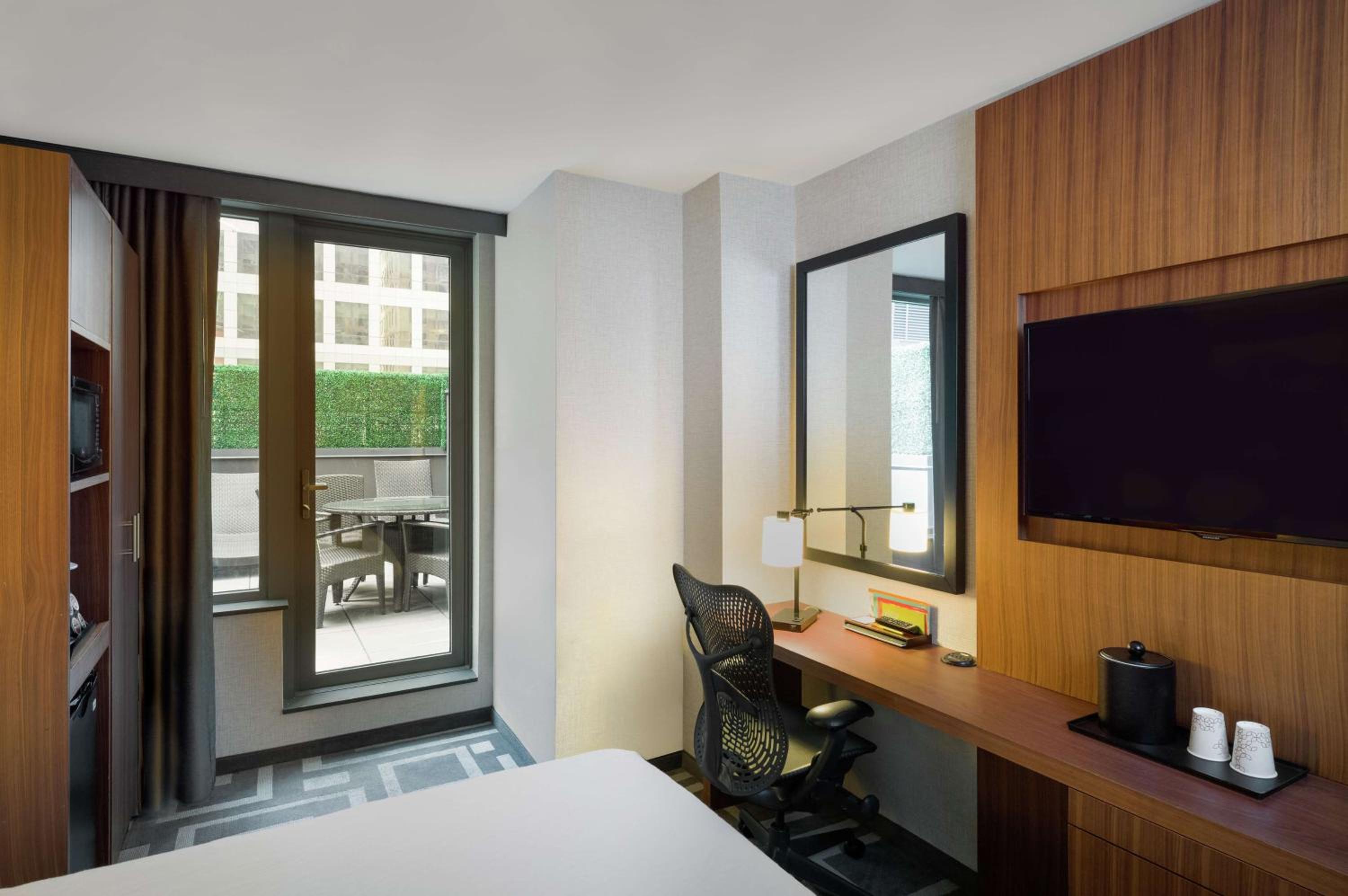 Deluxe King Room with Terrace