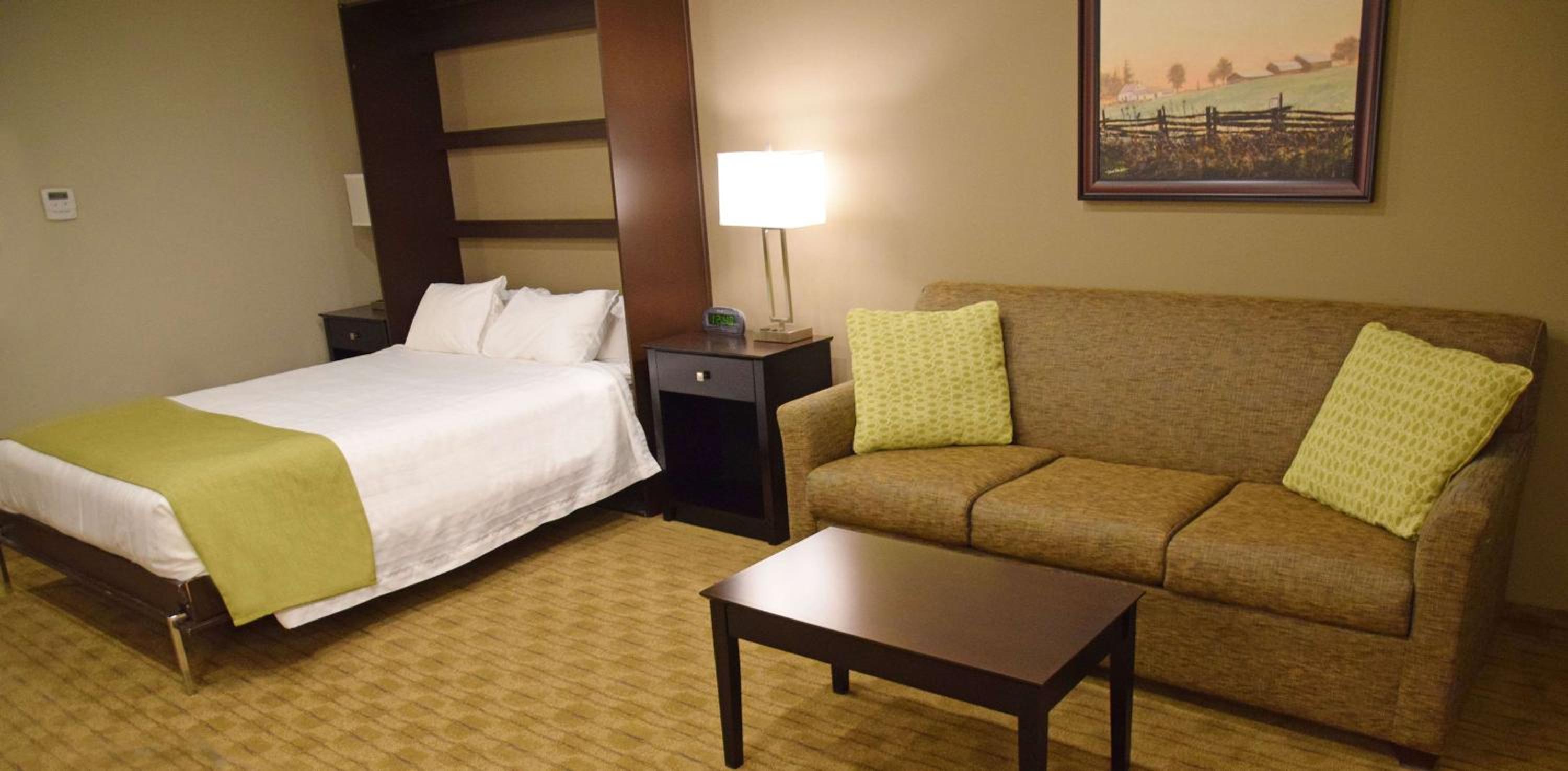 Queen Room with Sofa Bed and Queen Murphy Bed Only - Non-Smoking