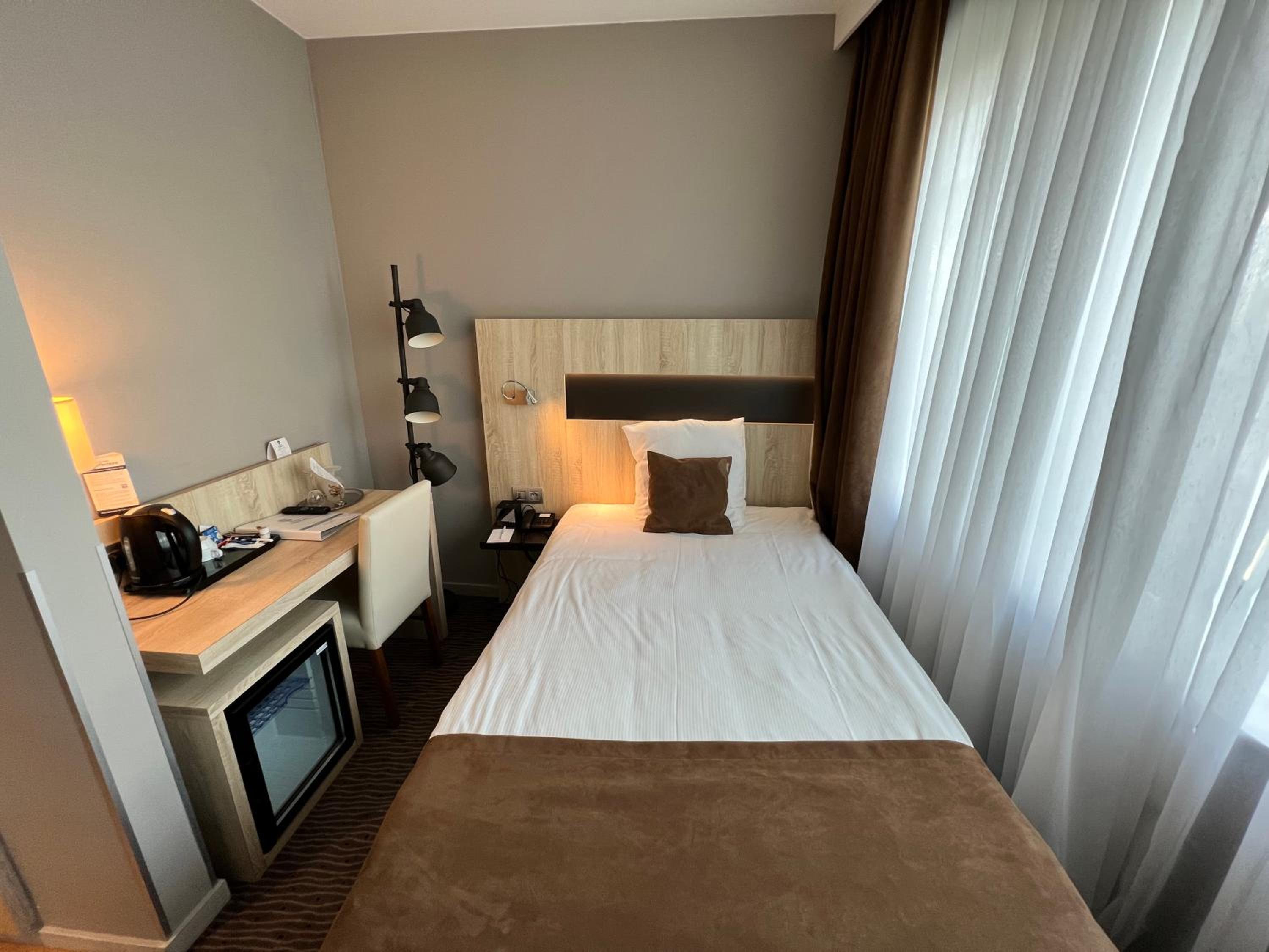 Single Room with Single Bed