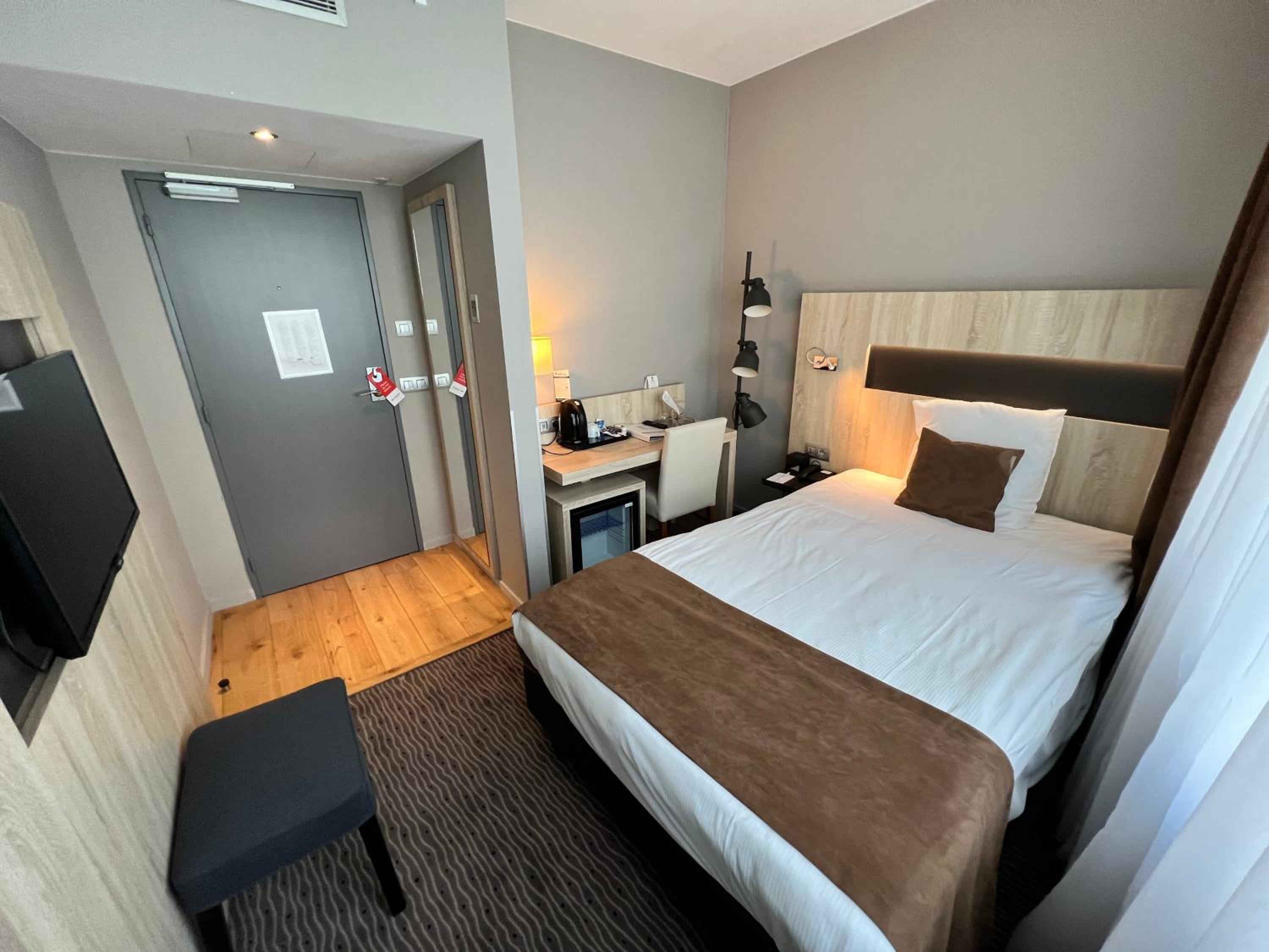 Single Room with Single Bed