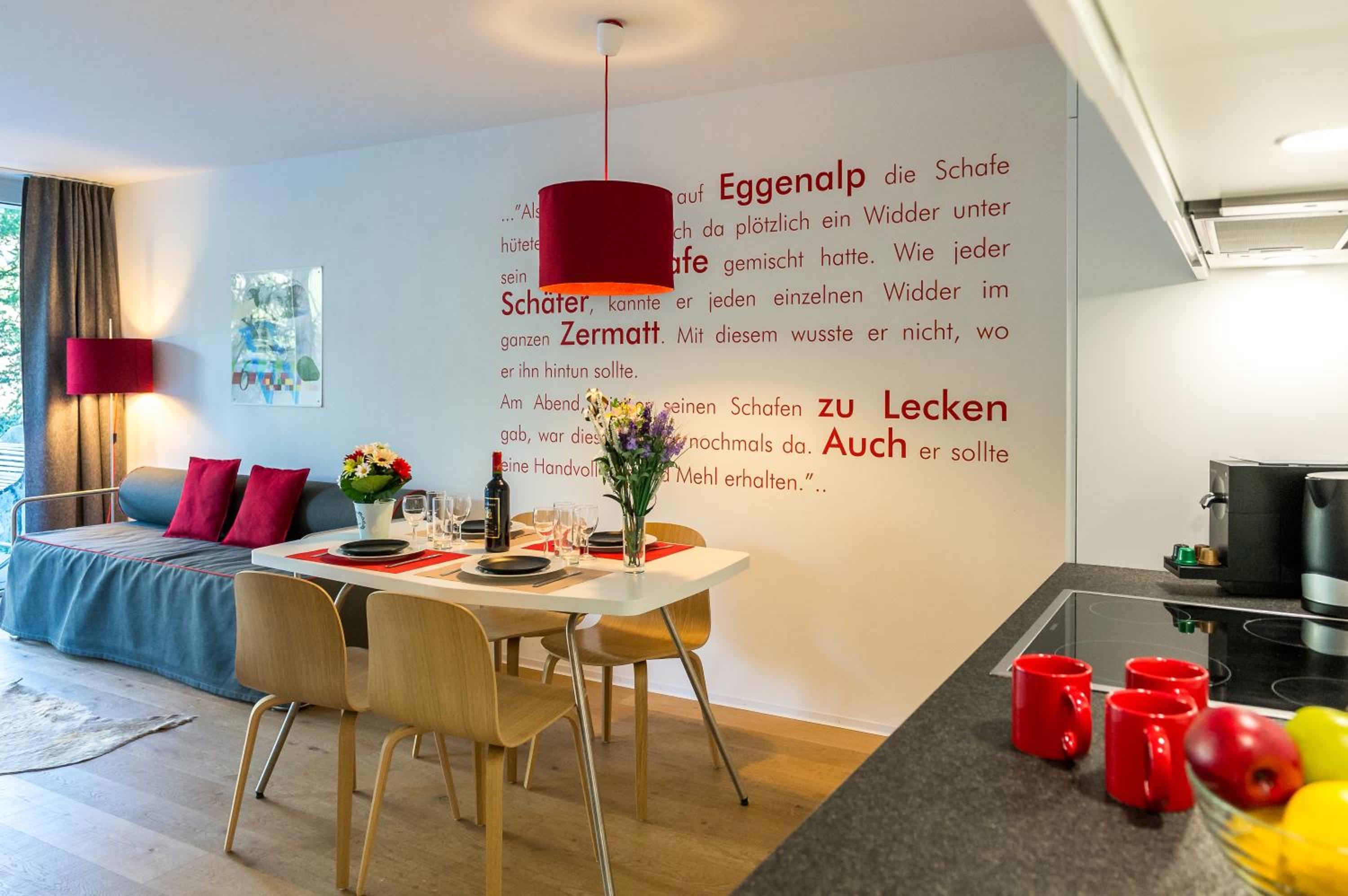 Apartment with Matterhorn view and terrace: 220 ft²/721 ft²