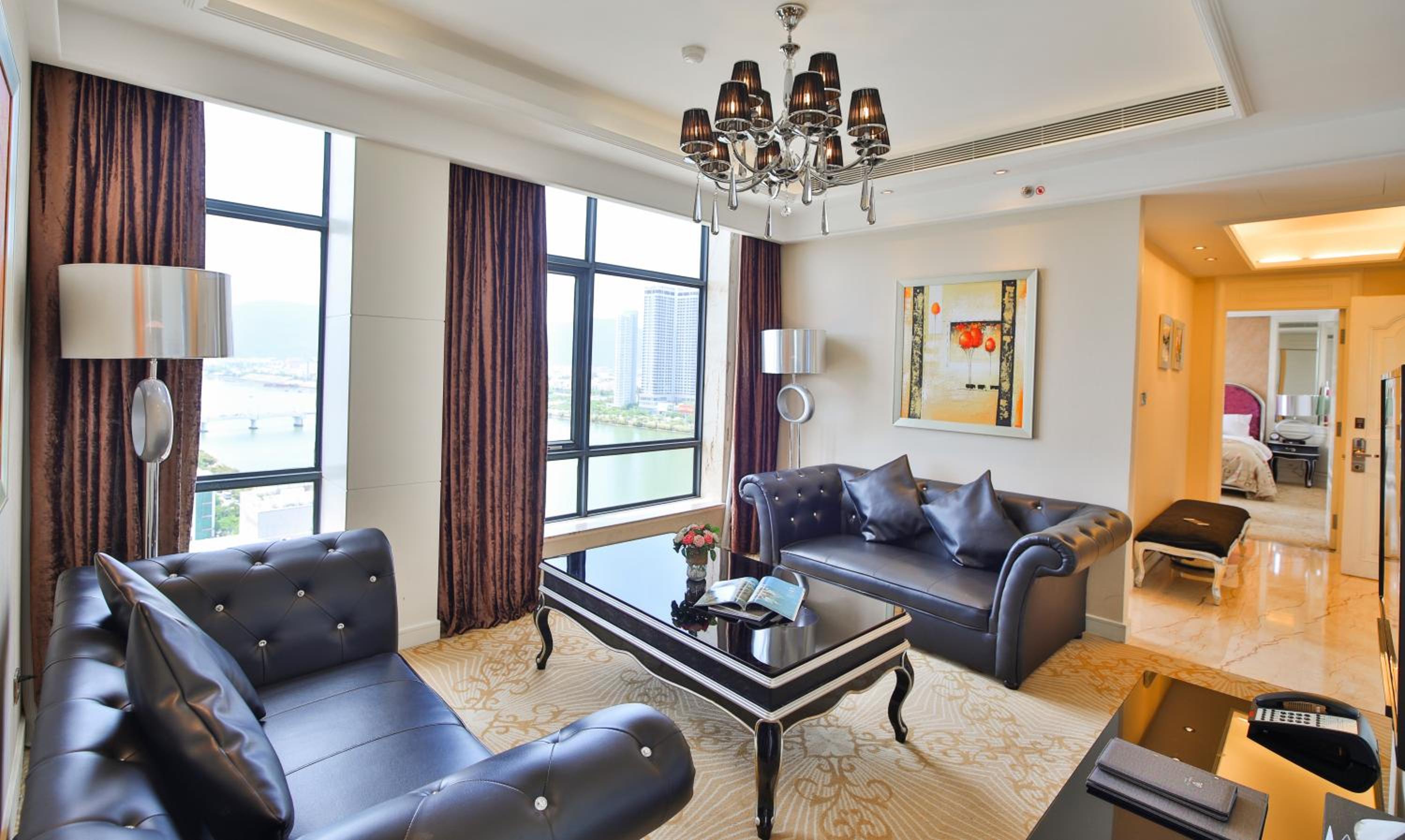 One-Bedroom Apartment - One-way airport transfer & Afternoon Tea Included Once Per Stay