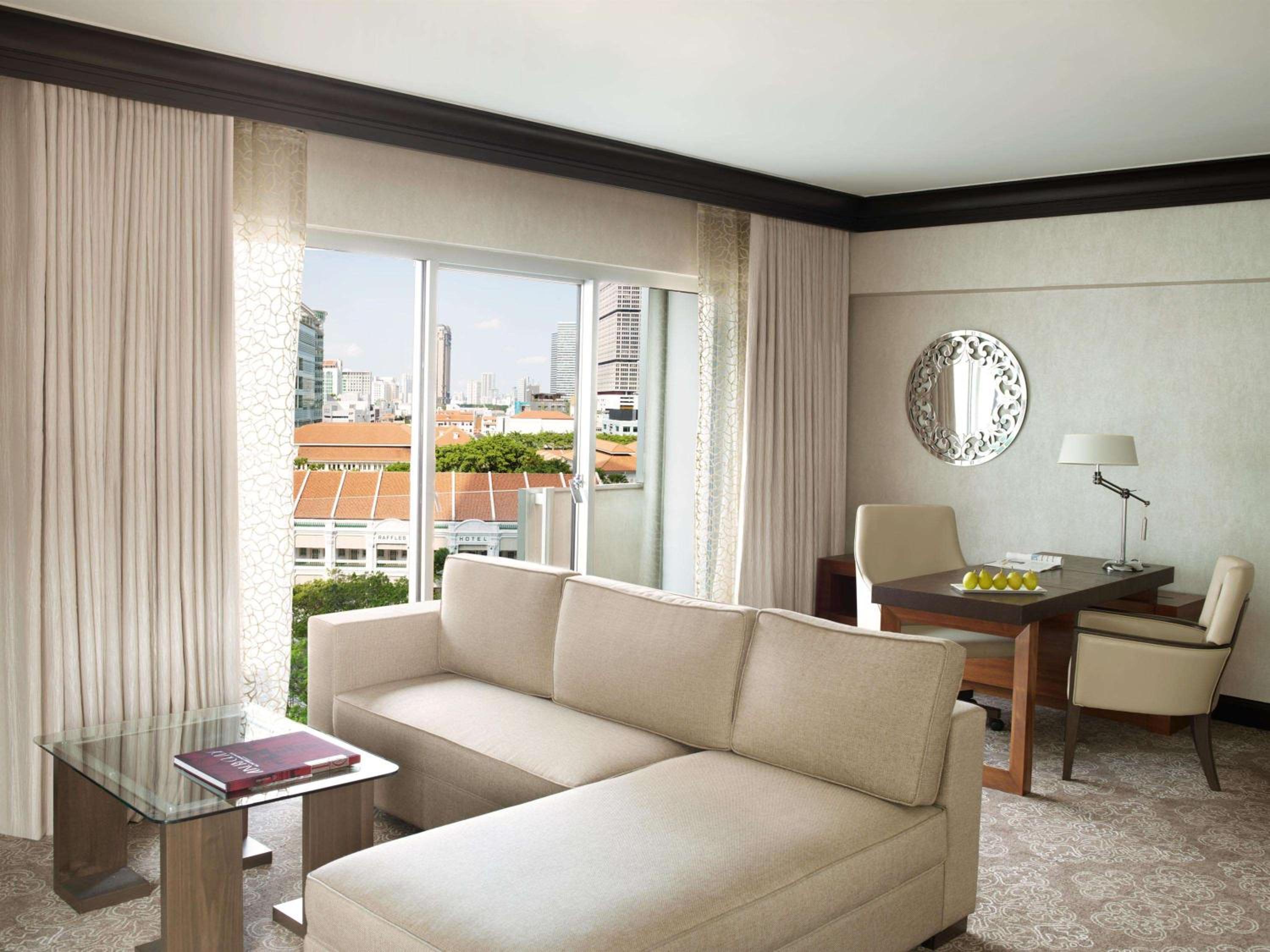 Signature Suite, 1 King, Corner Room, 2 Balconies