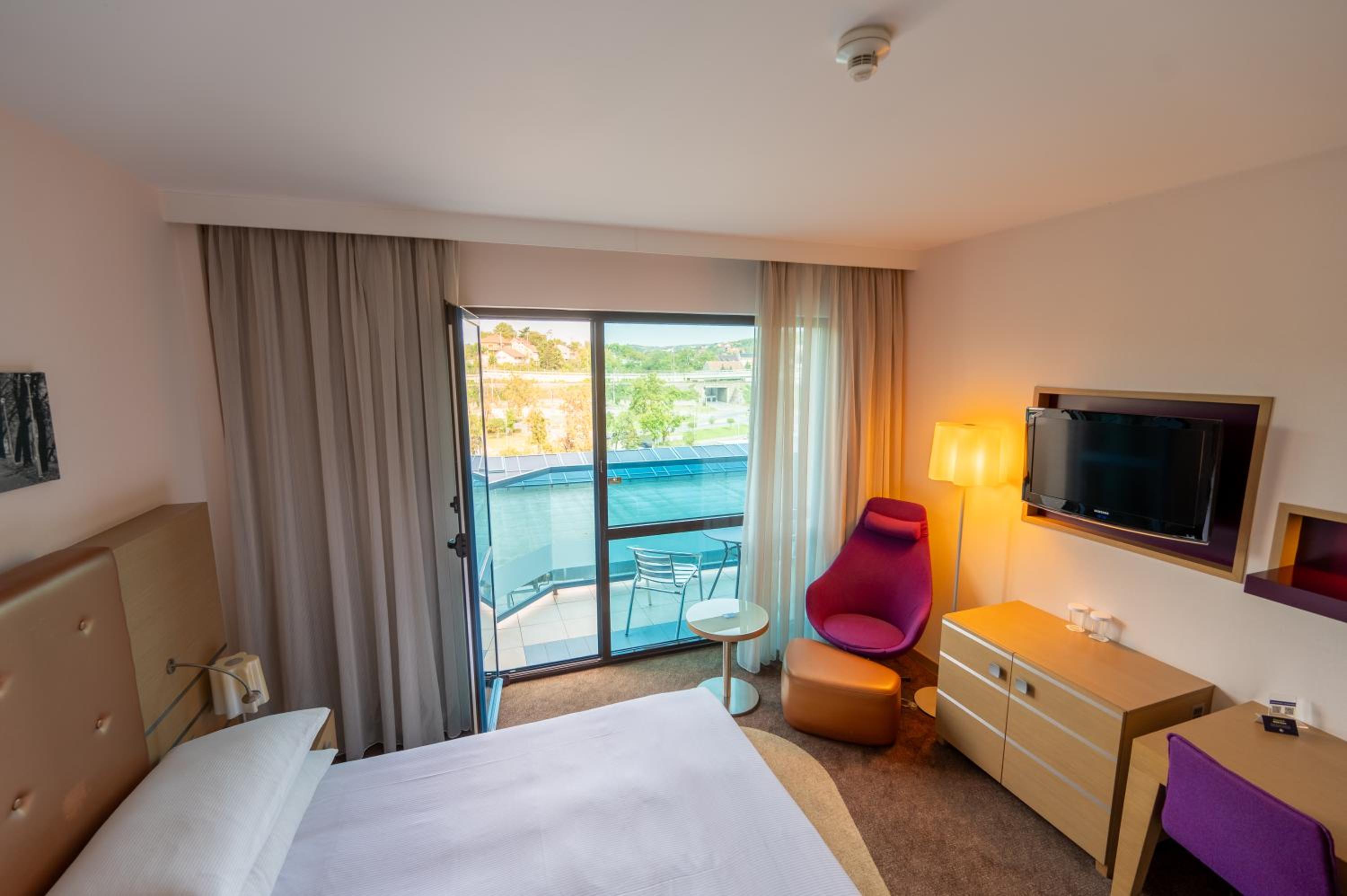 Deluxe King Room with Balcony