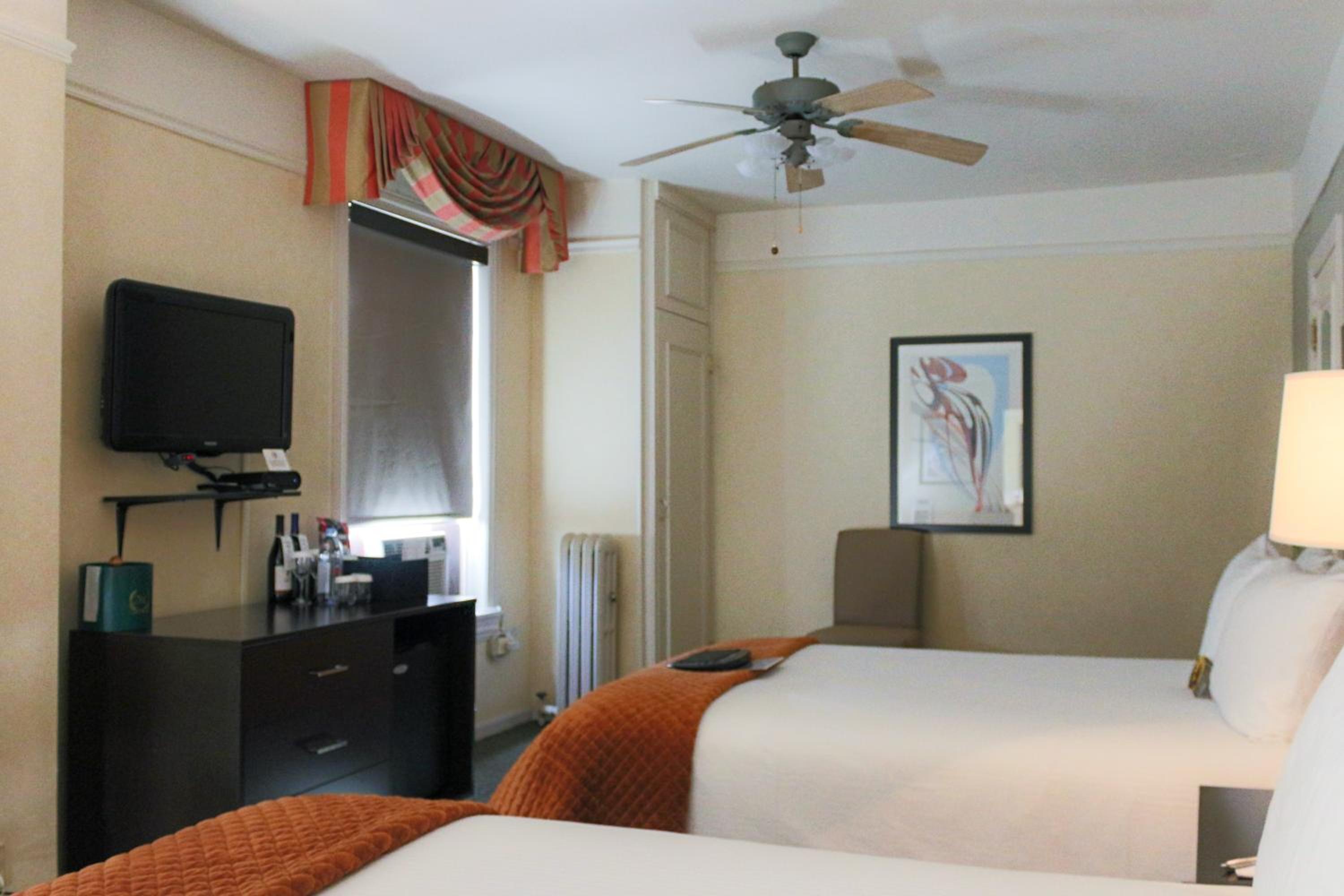 Deluxe Queen Room with Two Queen Beds