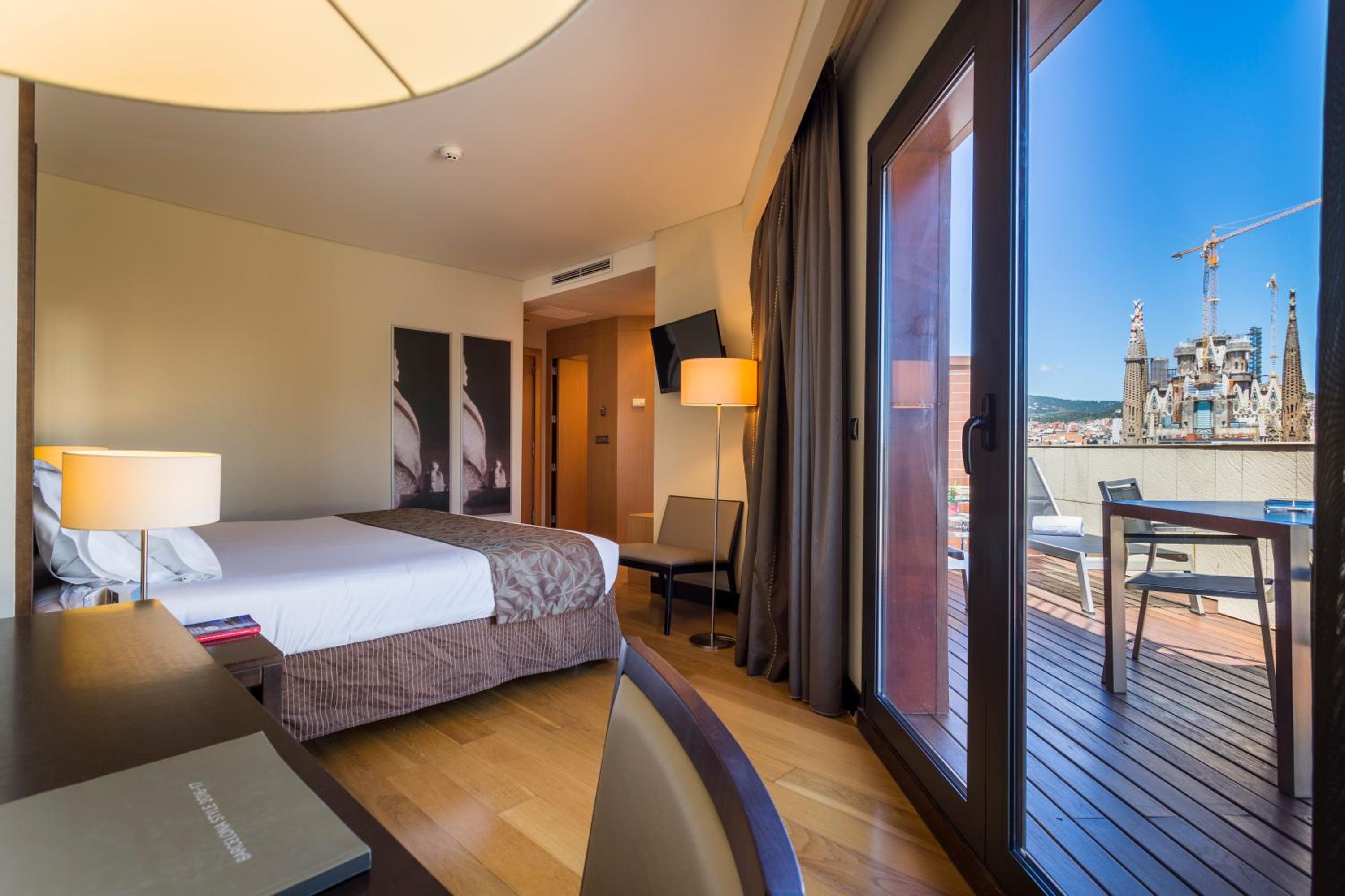 Superior Double Room with Terrace and View