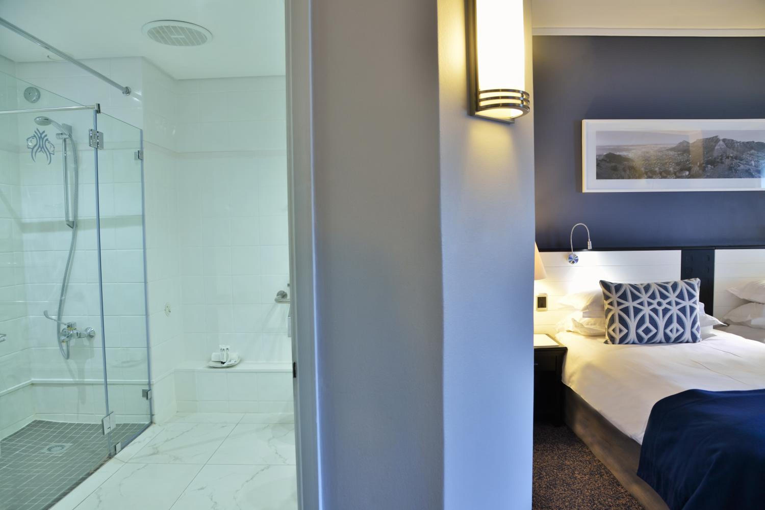 Queen Room - Disability Access