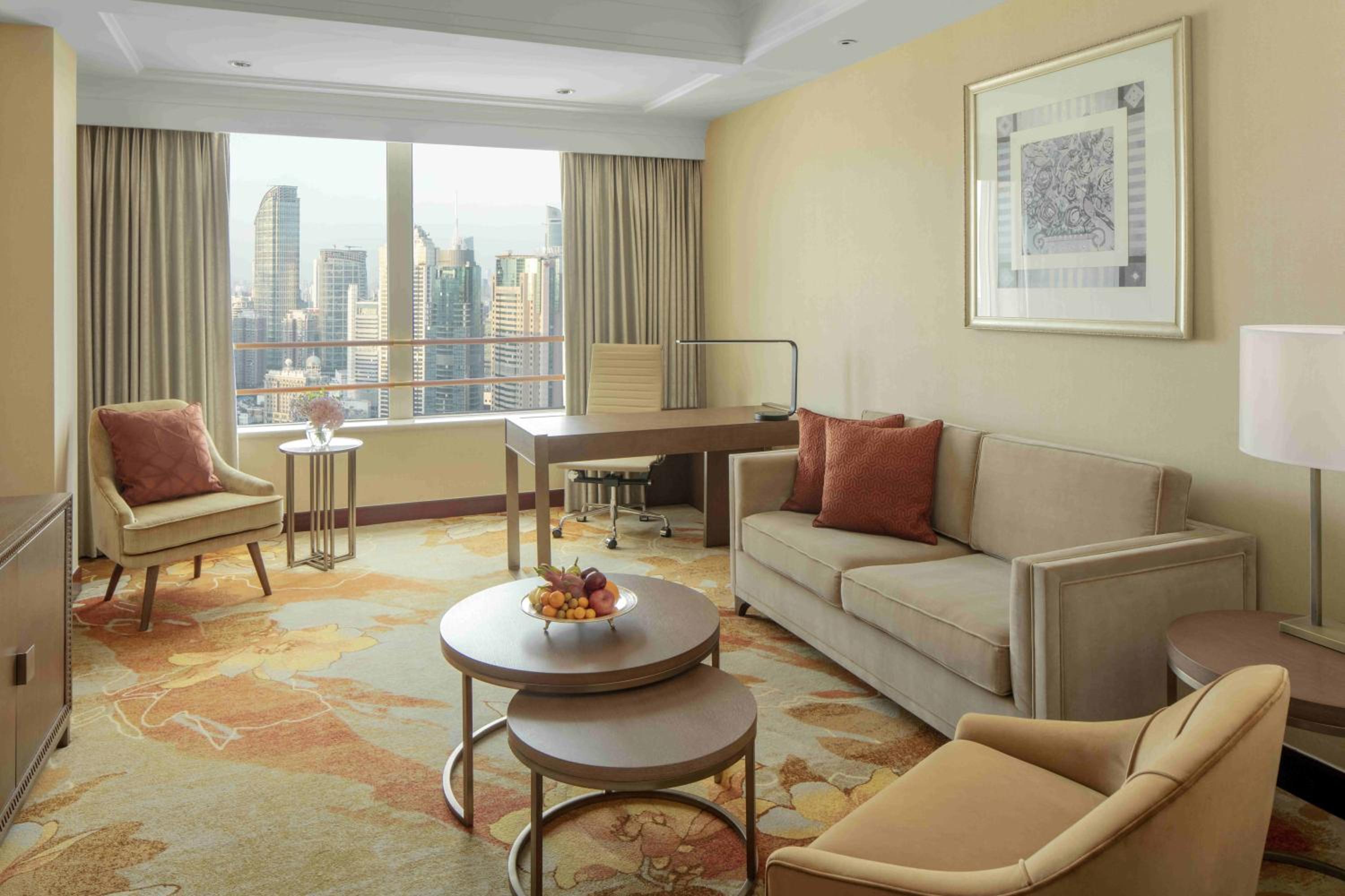 Business Class Deluxe Suite