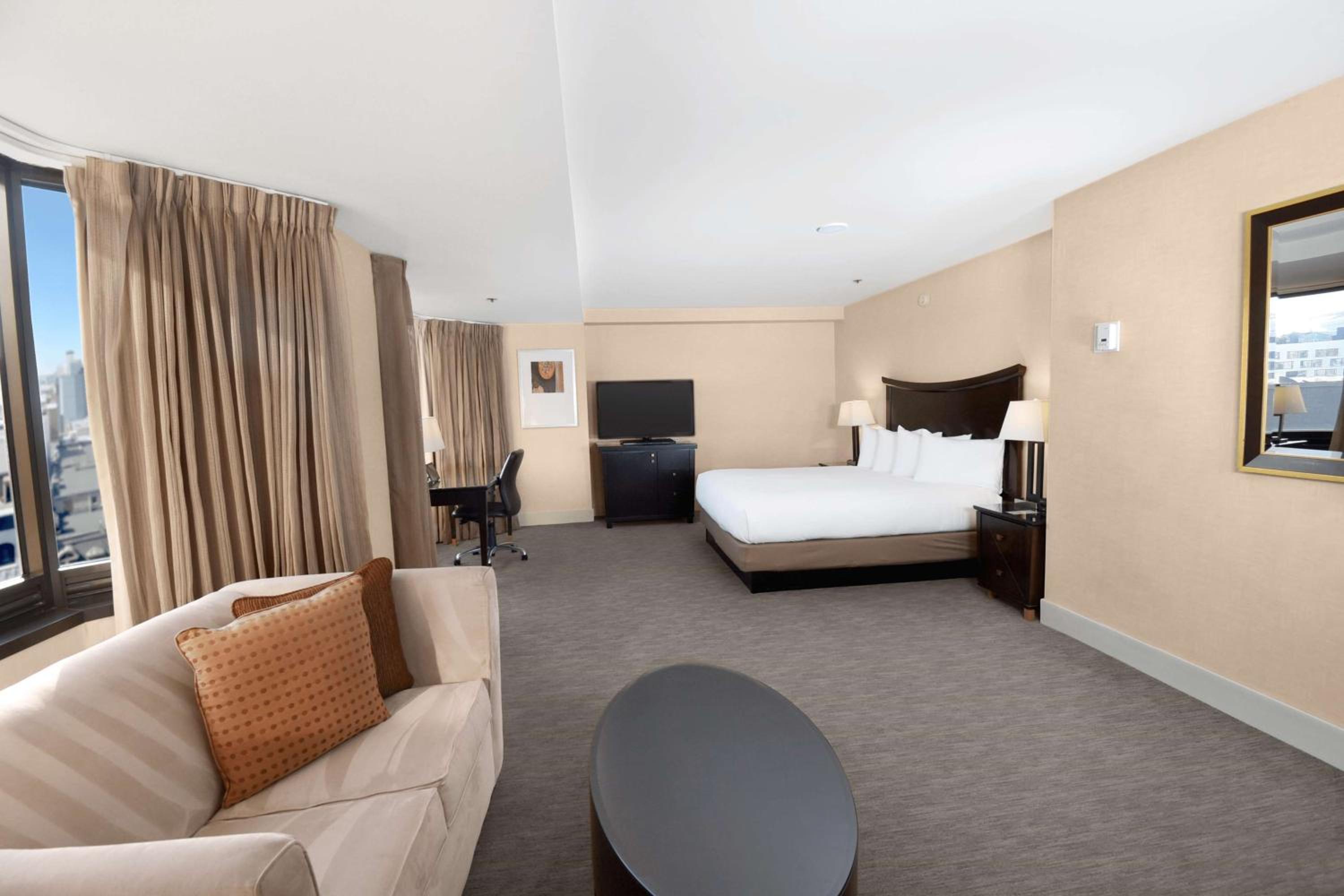 Junior King Suite with Seating Area