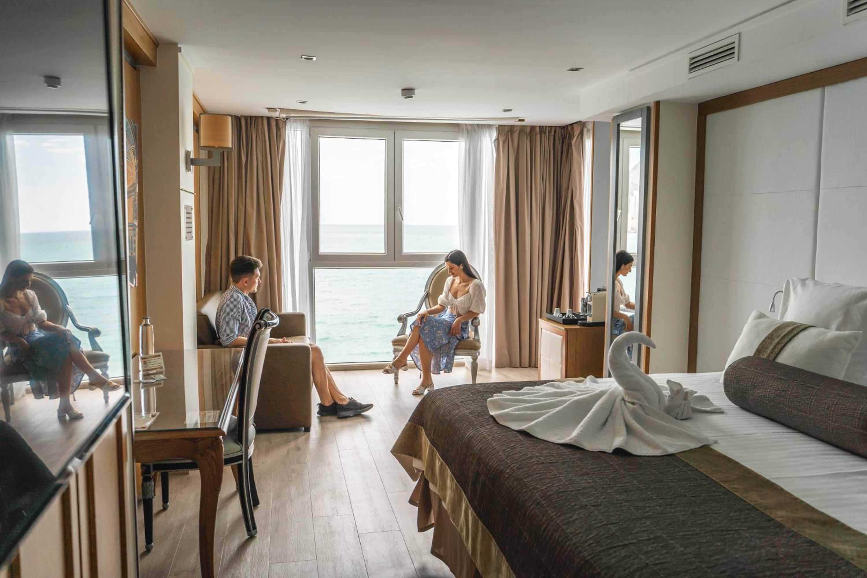 Deluxe Junior Suite with Sea View (2 adults)