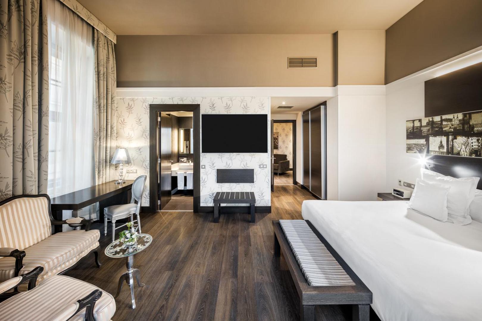Deluxe Two-Bedroom Suite