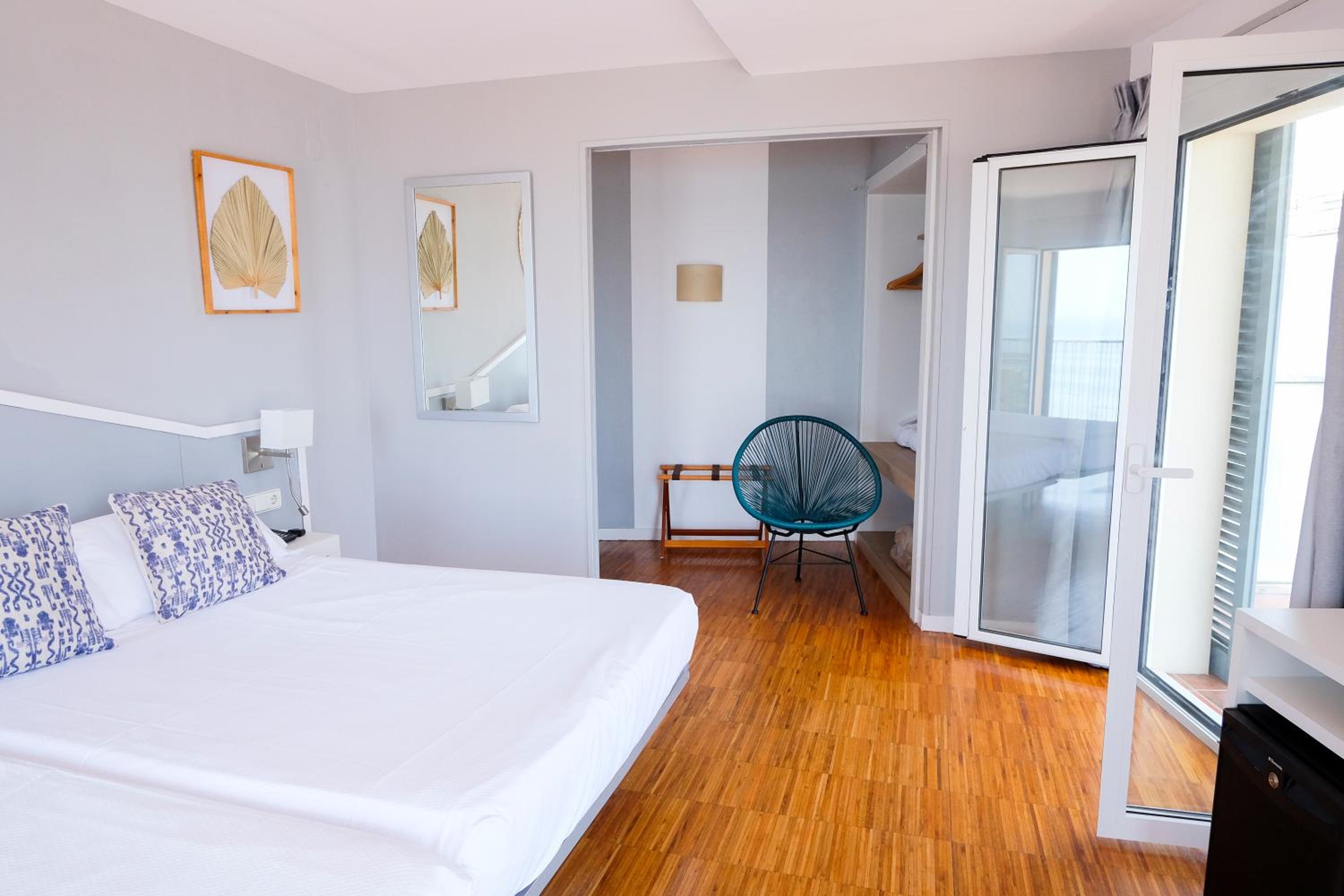 Superior Double or Twin Room with Sea View