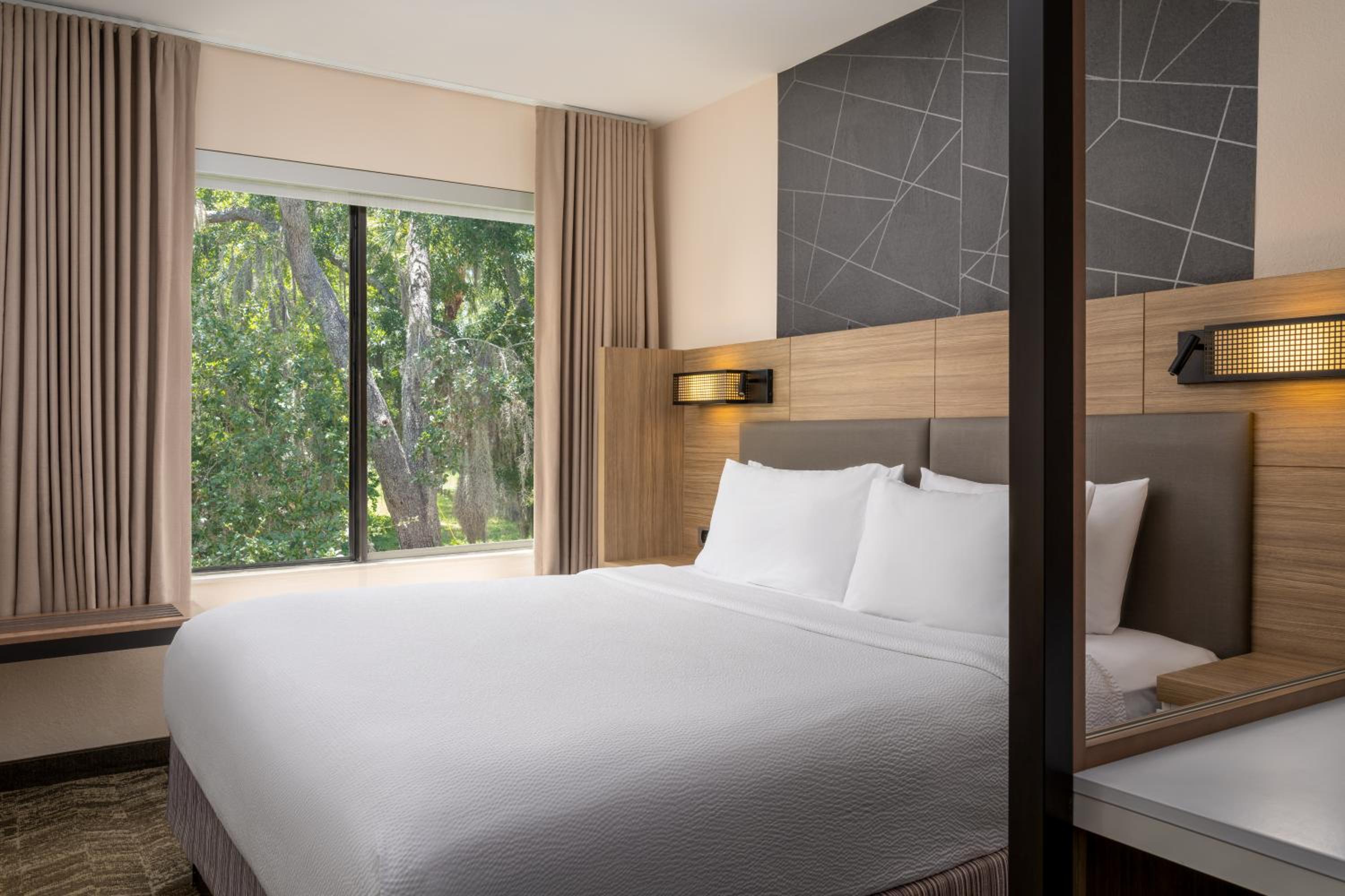 King Studio with Sofa Bed