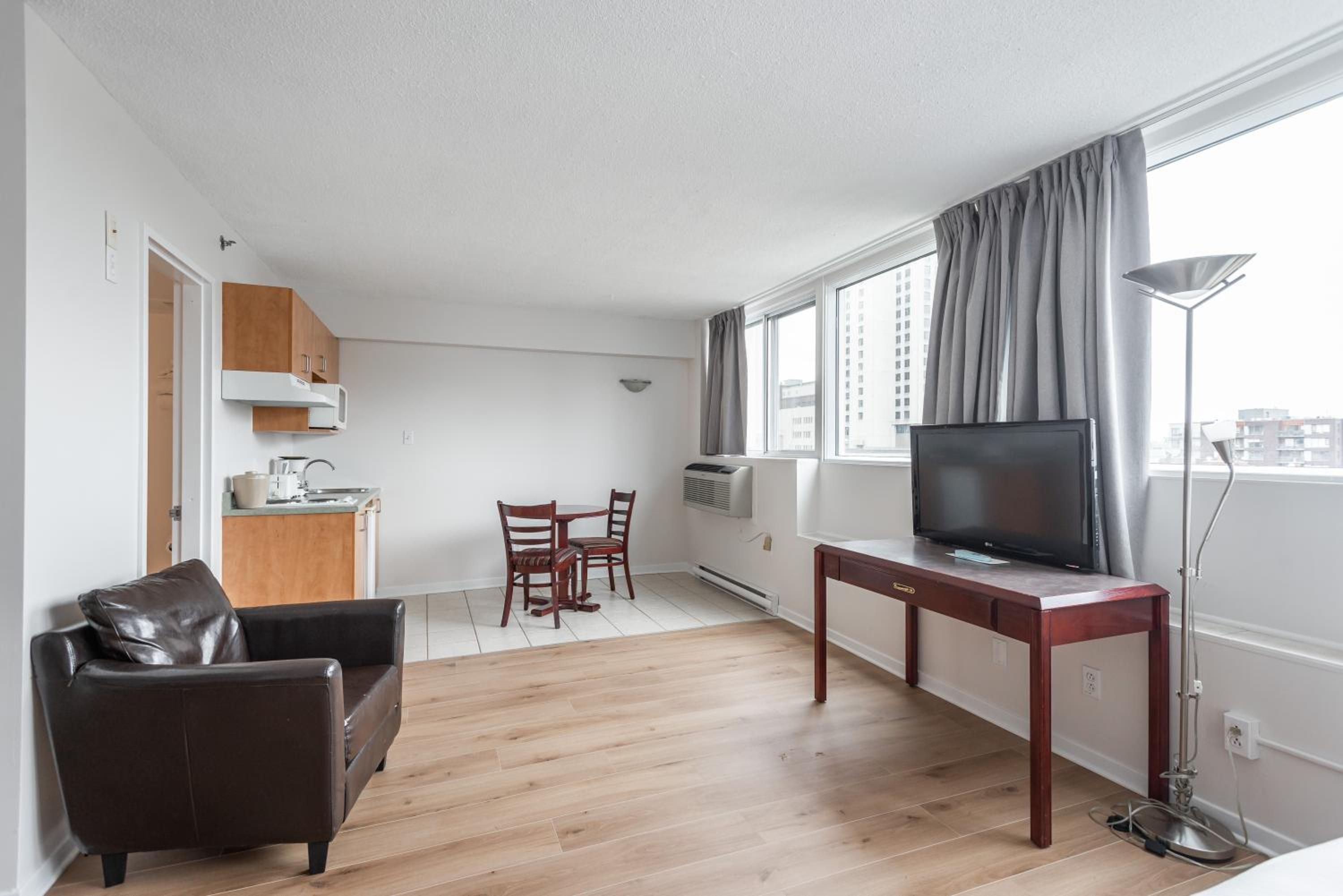 Superior Studio with Two Queen Beds