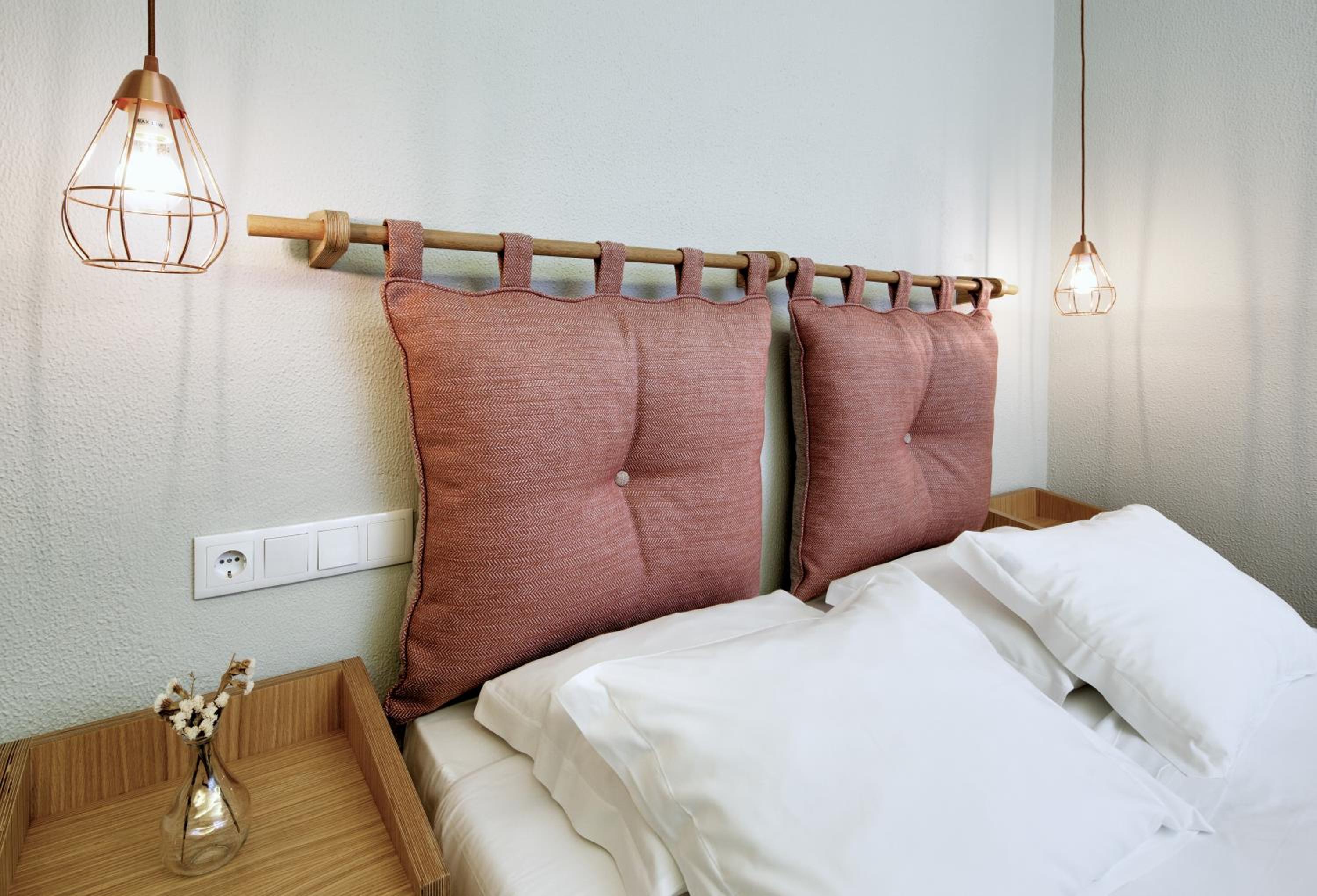 Comfort Double Room (Semi Basement)