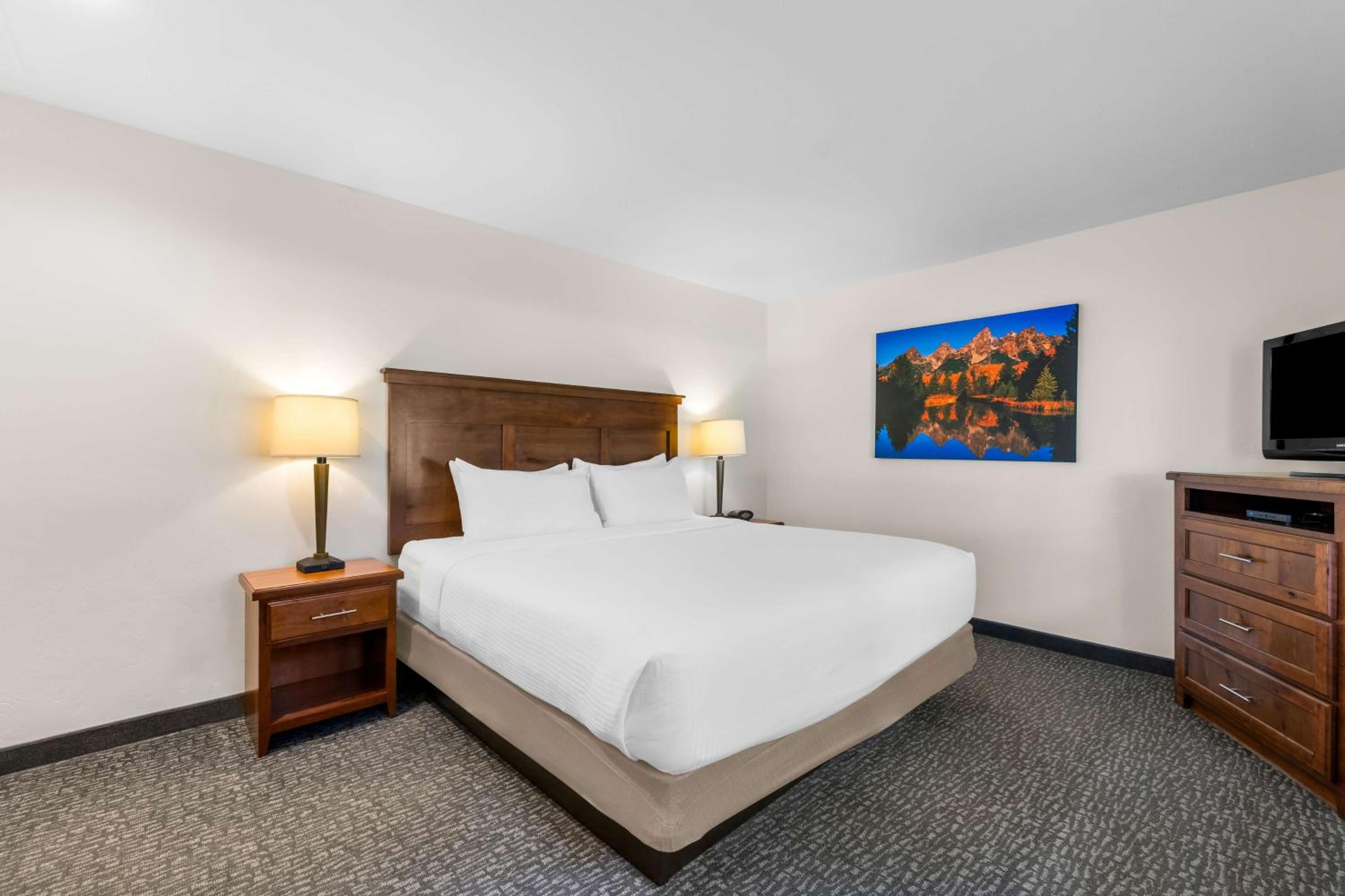 Two-Bedroom King Suite with Sofa Bed and River View - Non-Smoking