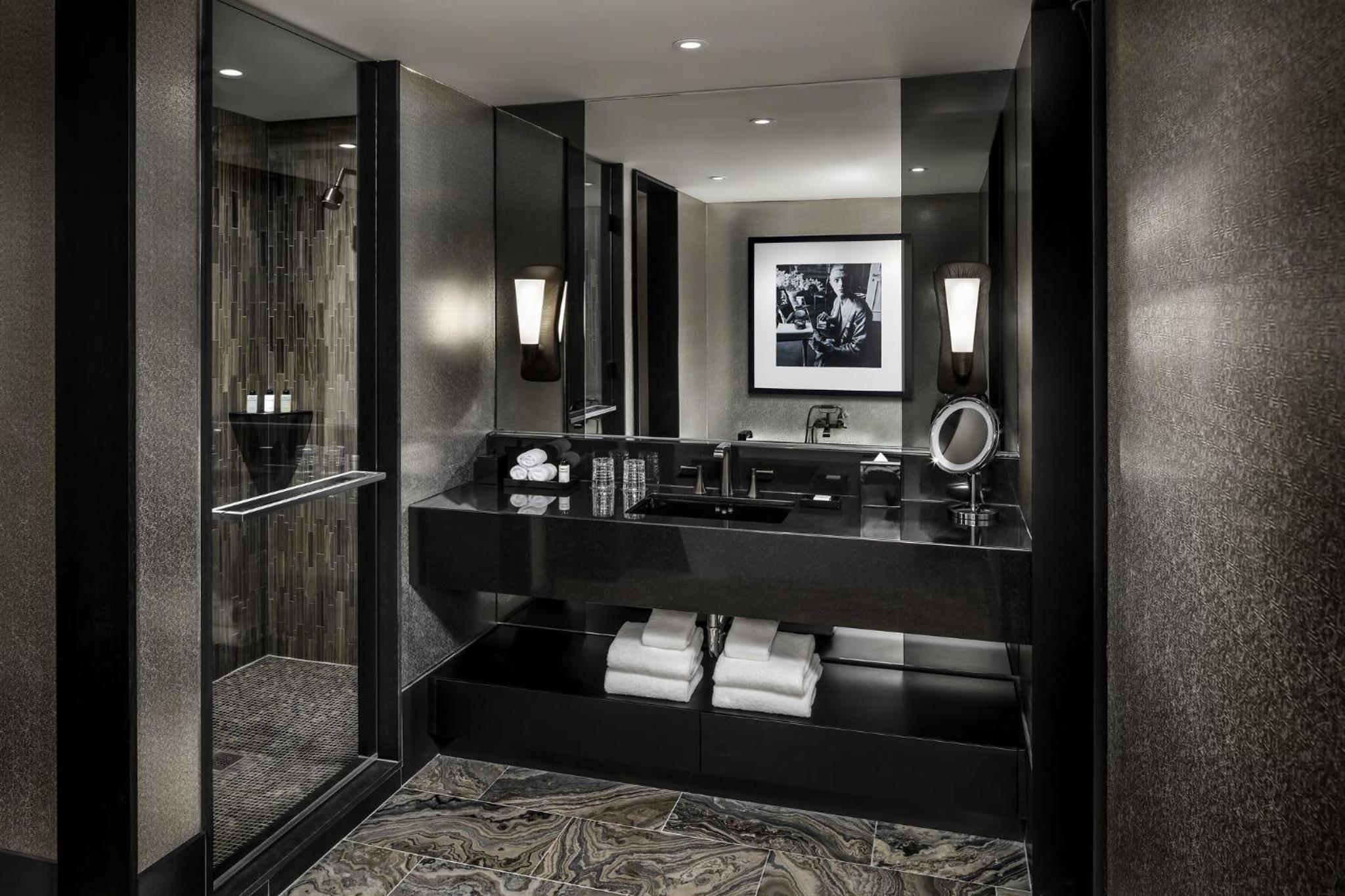 Deluxe One Bedroom Suite  (The Olivia)
