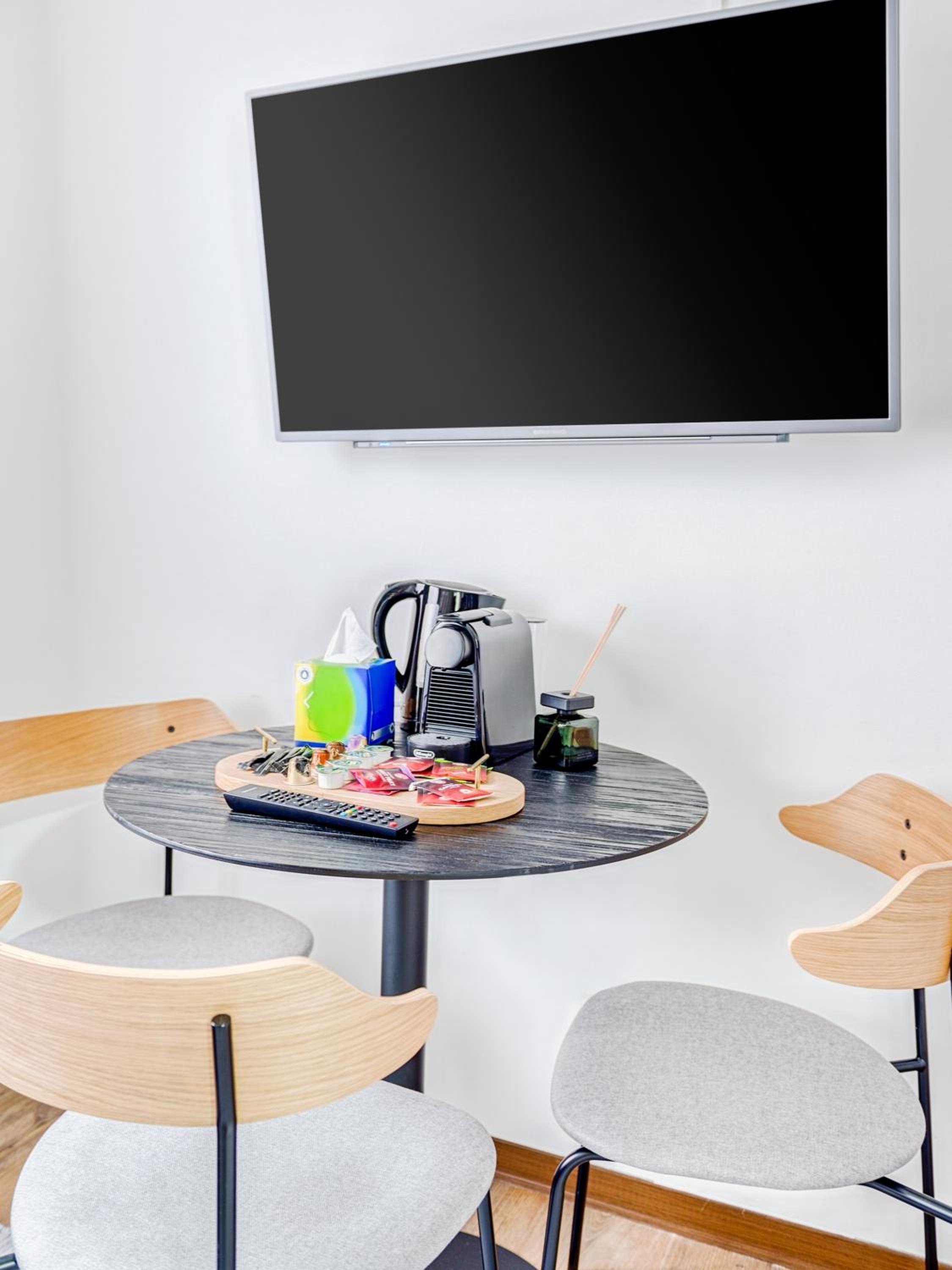 One-Bedroom Suite - Basement 
