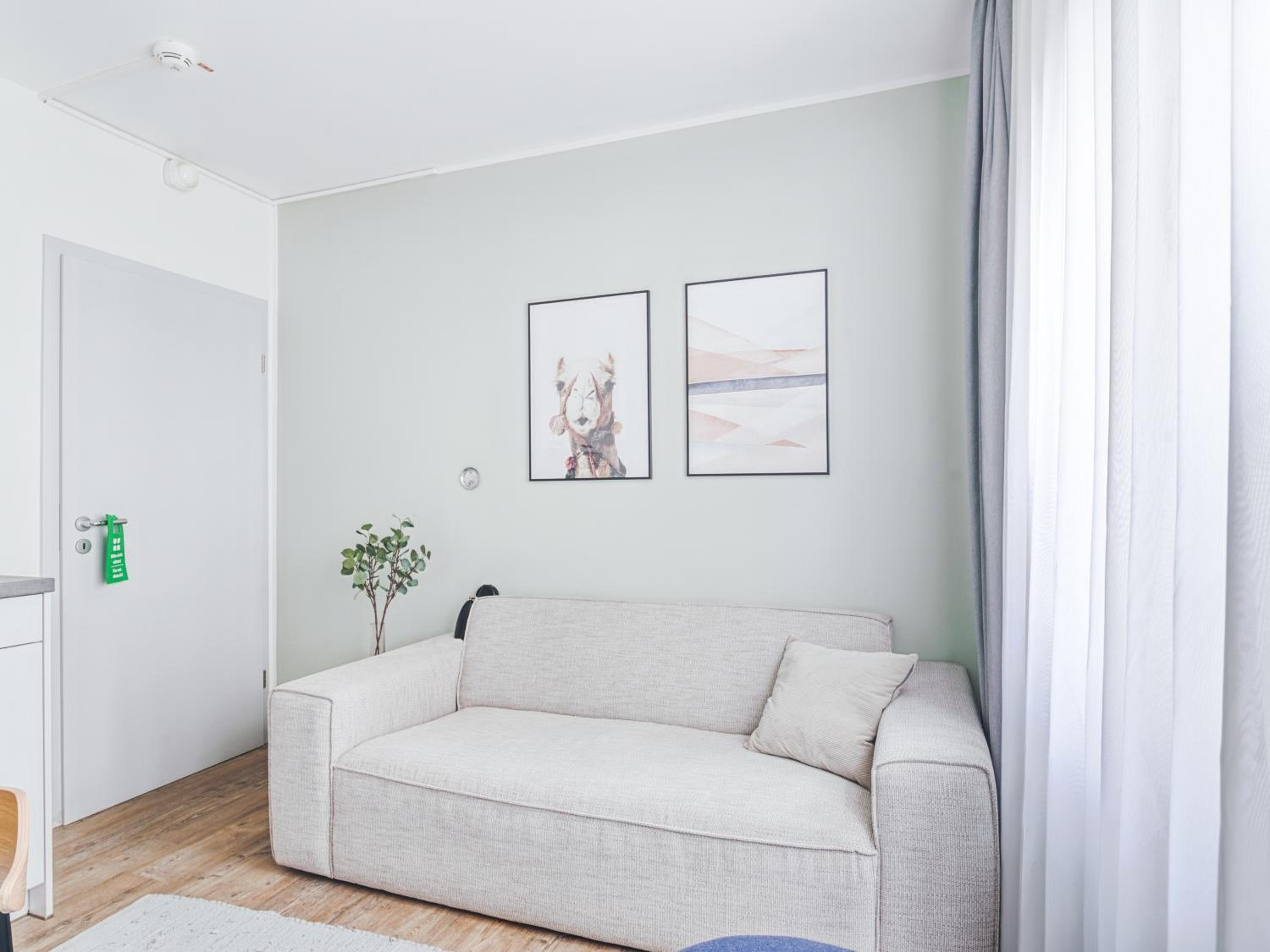 One-Bedroom Suite - Basement 