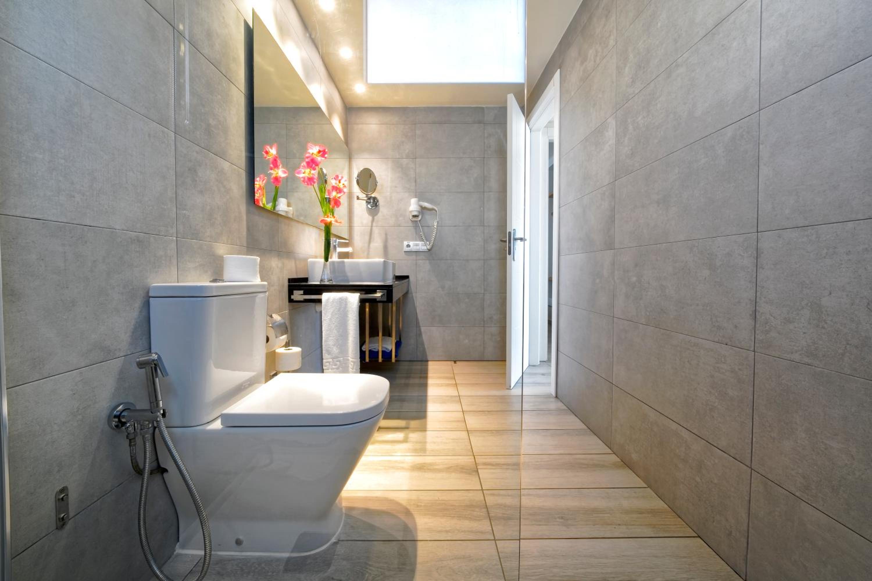 Junior Suite with Pool View