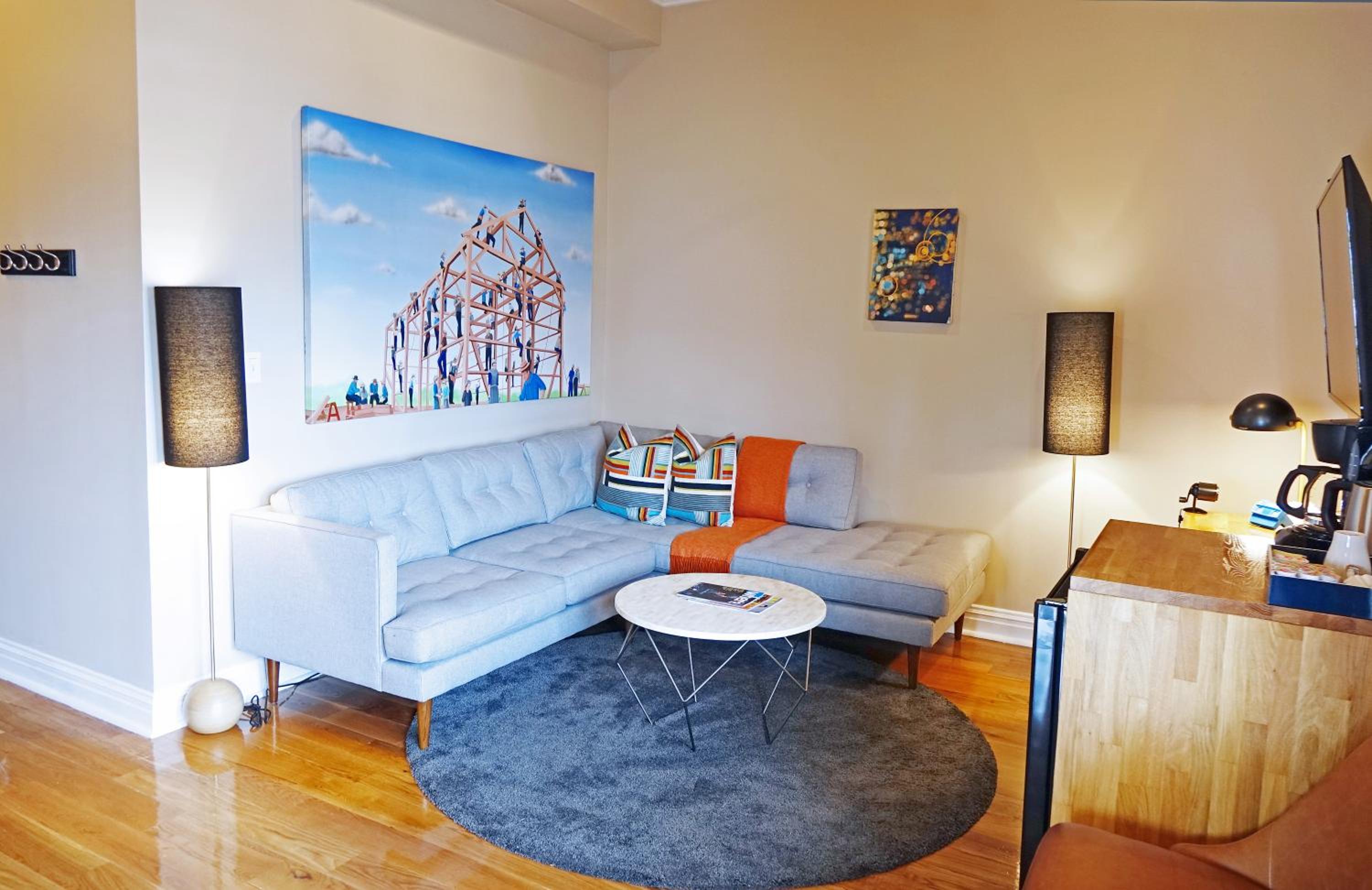 One-Bedroom Suite with Balcony