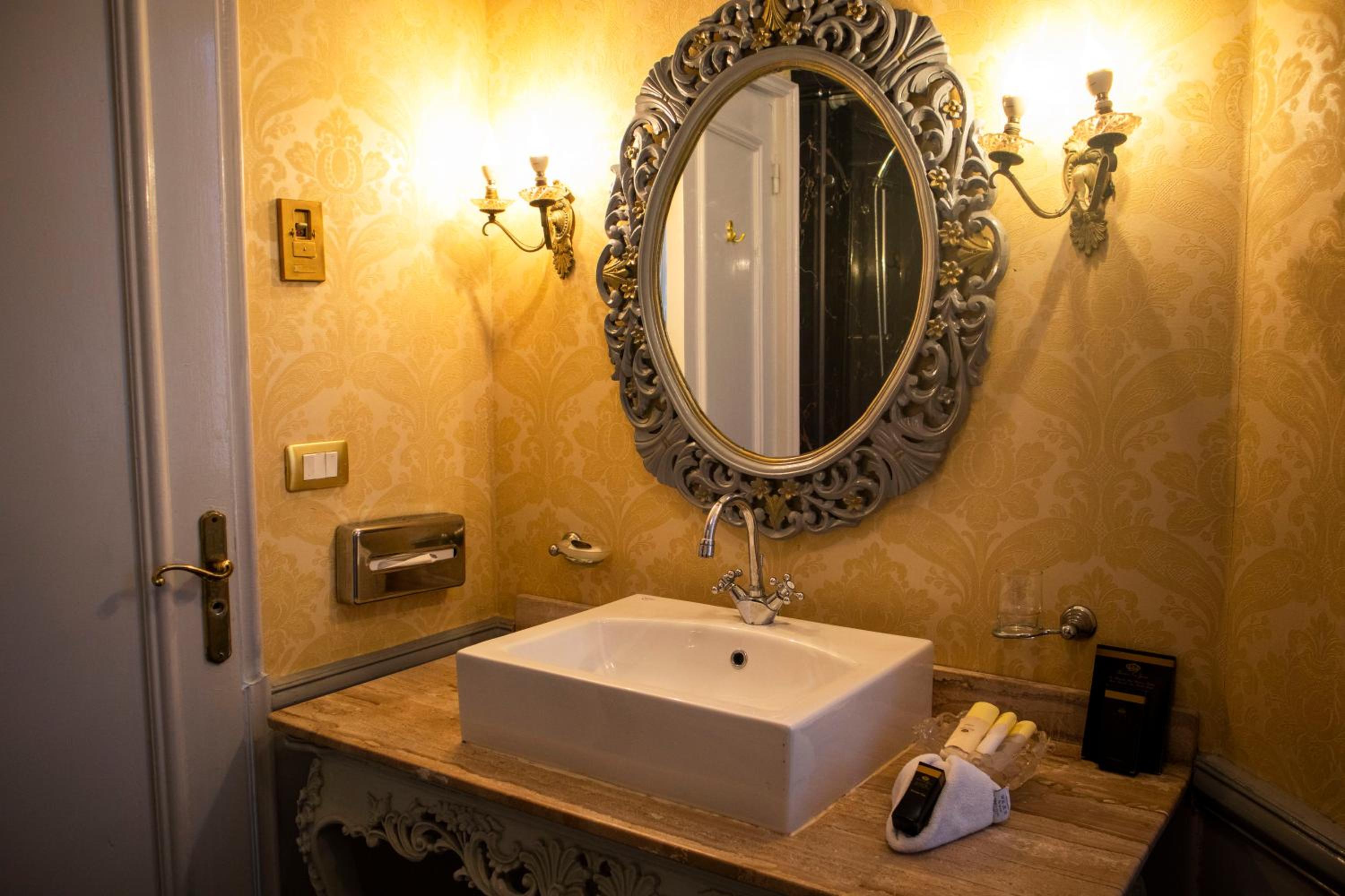 Golden Junior Suite Direct Sea View With Light Dinner