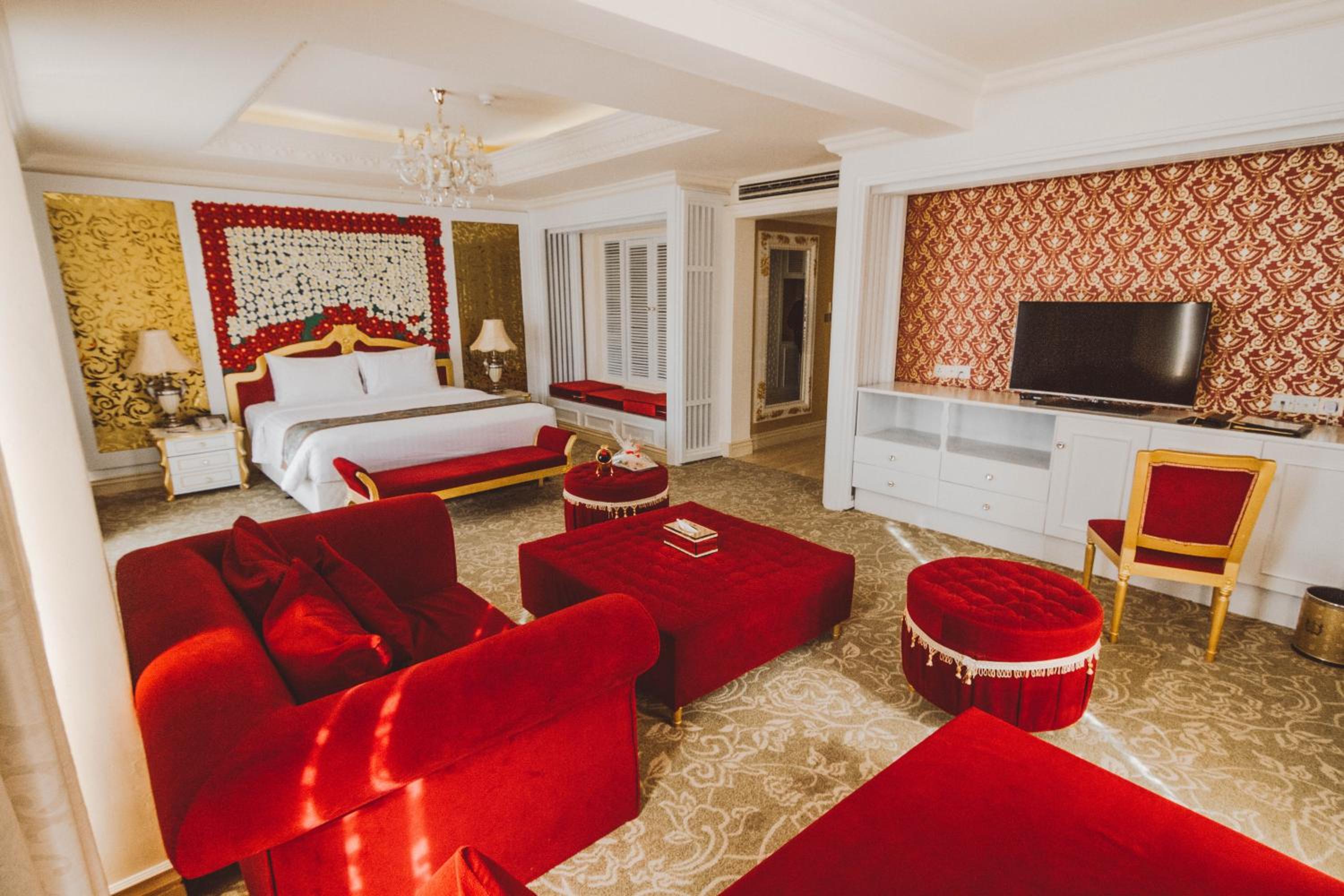 Honeymoon Suite + Early check-in/Late check-out on availability + 15% discount on Lunch/Dinner + 10% discount on Spa + Daily happy hour