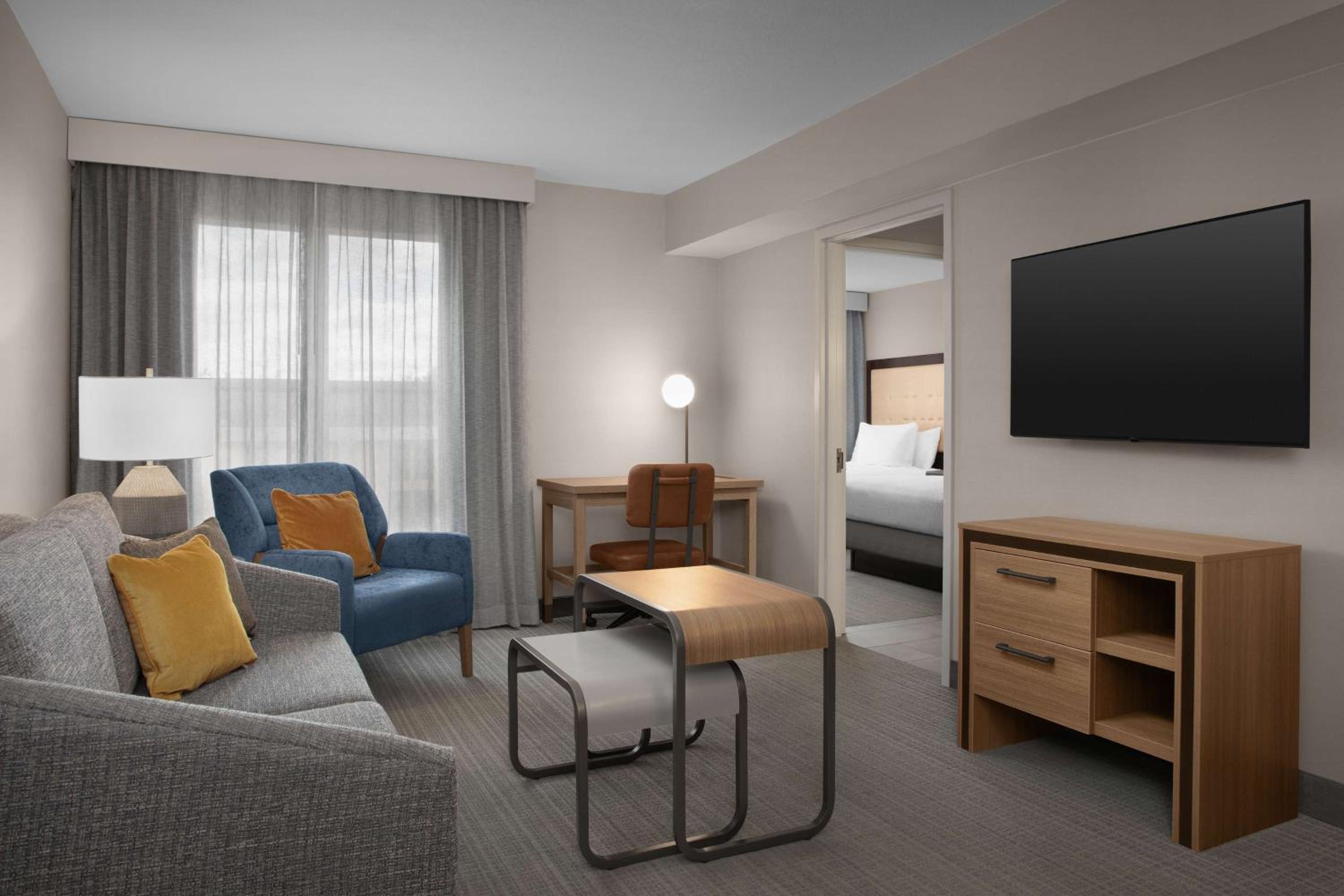 One-Bedroom Suite with Two Double Beds - Non-Smoking