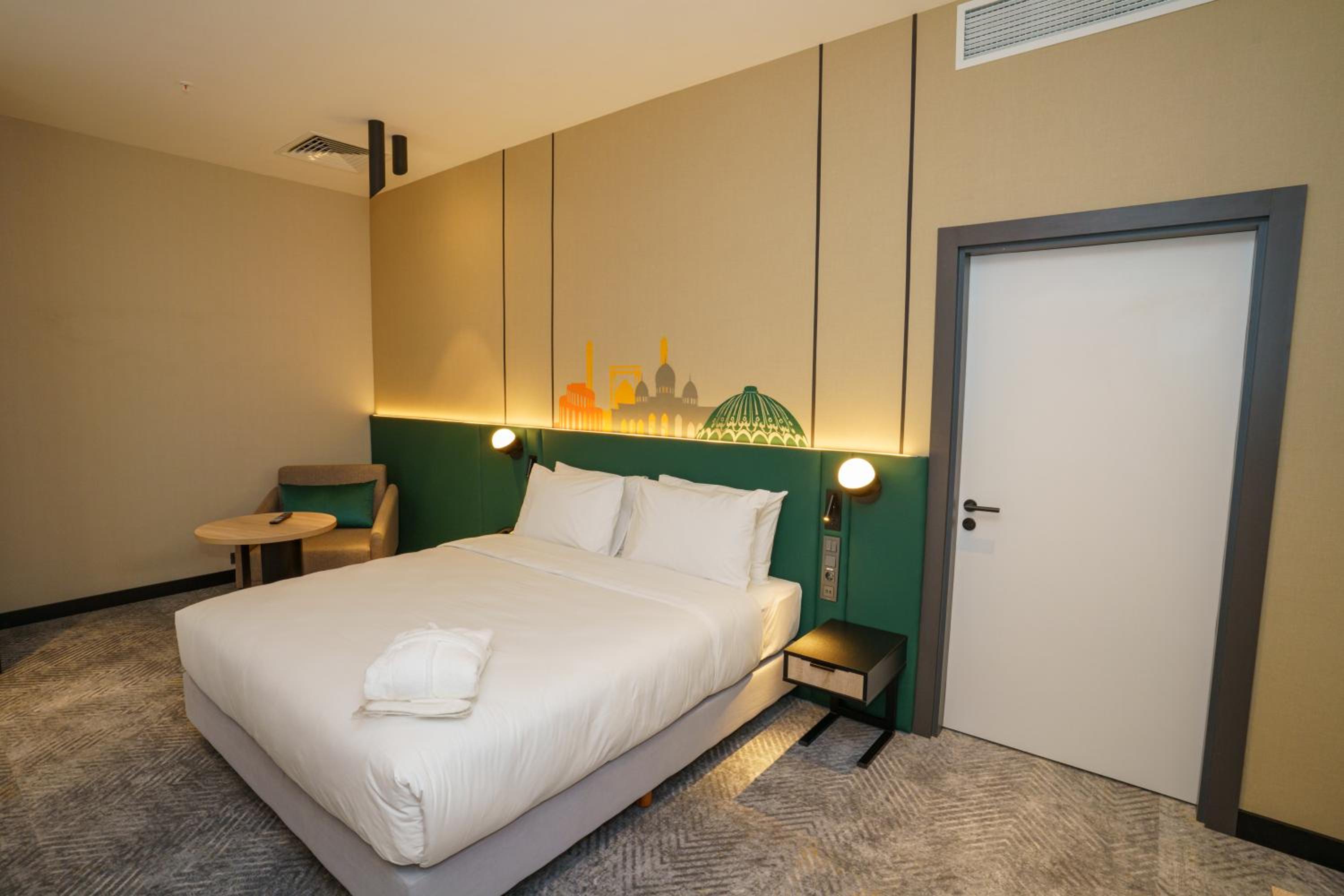 One-Bedroom Suite with City View