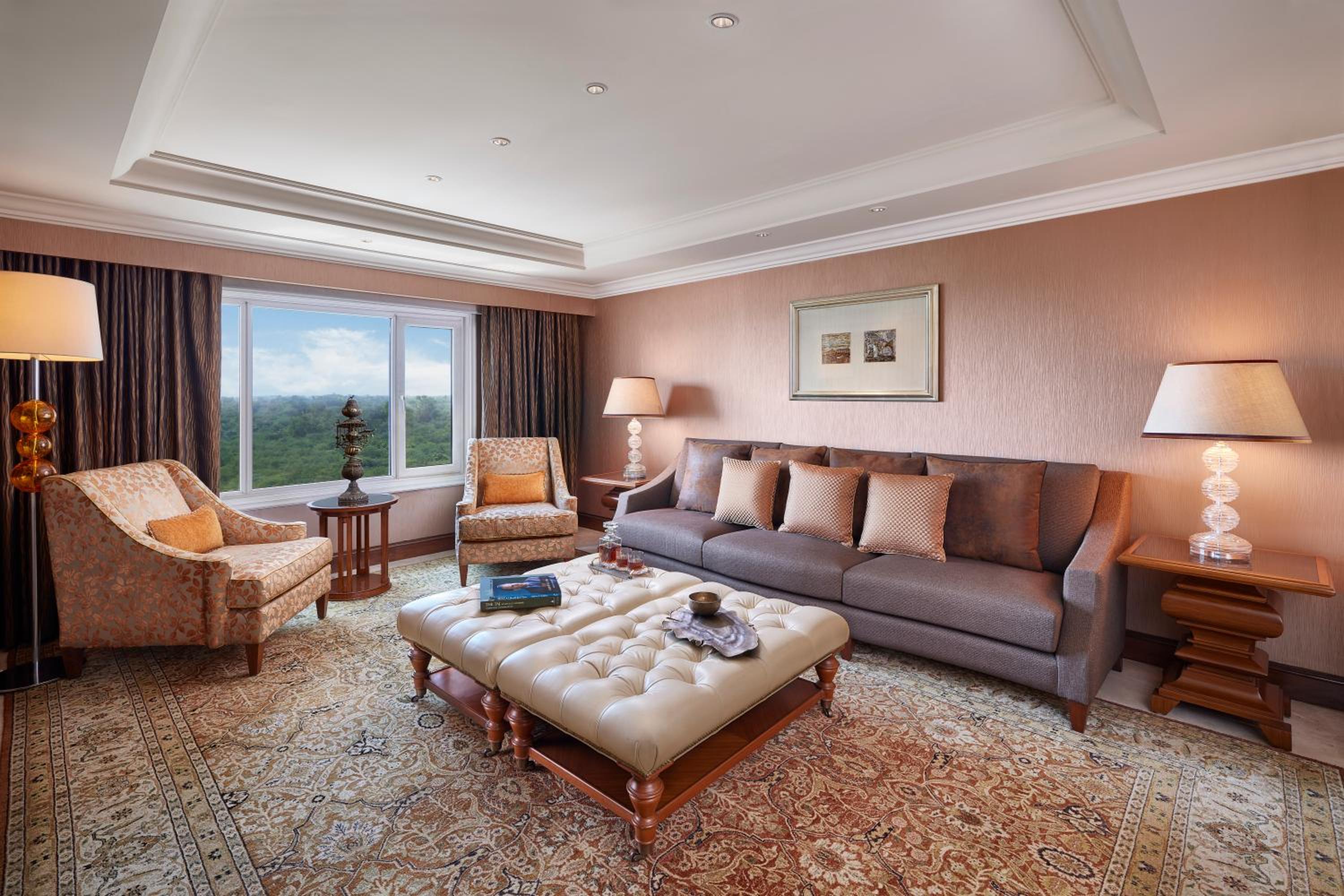 Tata Suite 2 Bed King/ Twin Pool View